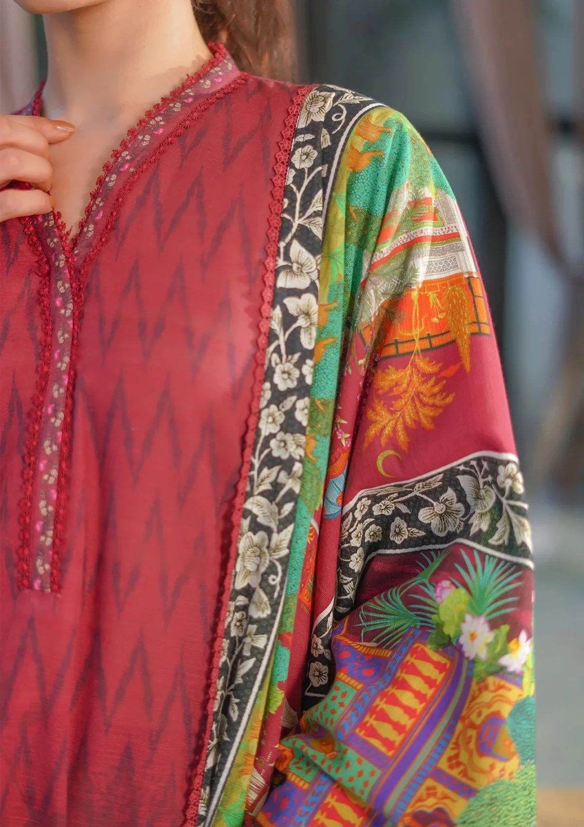 Winter Weaves by Sahar – 3pc Floral Printed Khaddar Suit with Lace Detailing WWS7