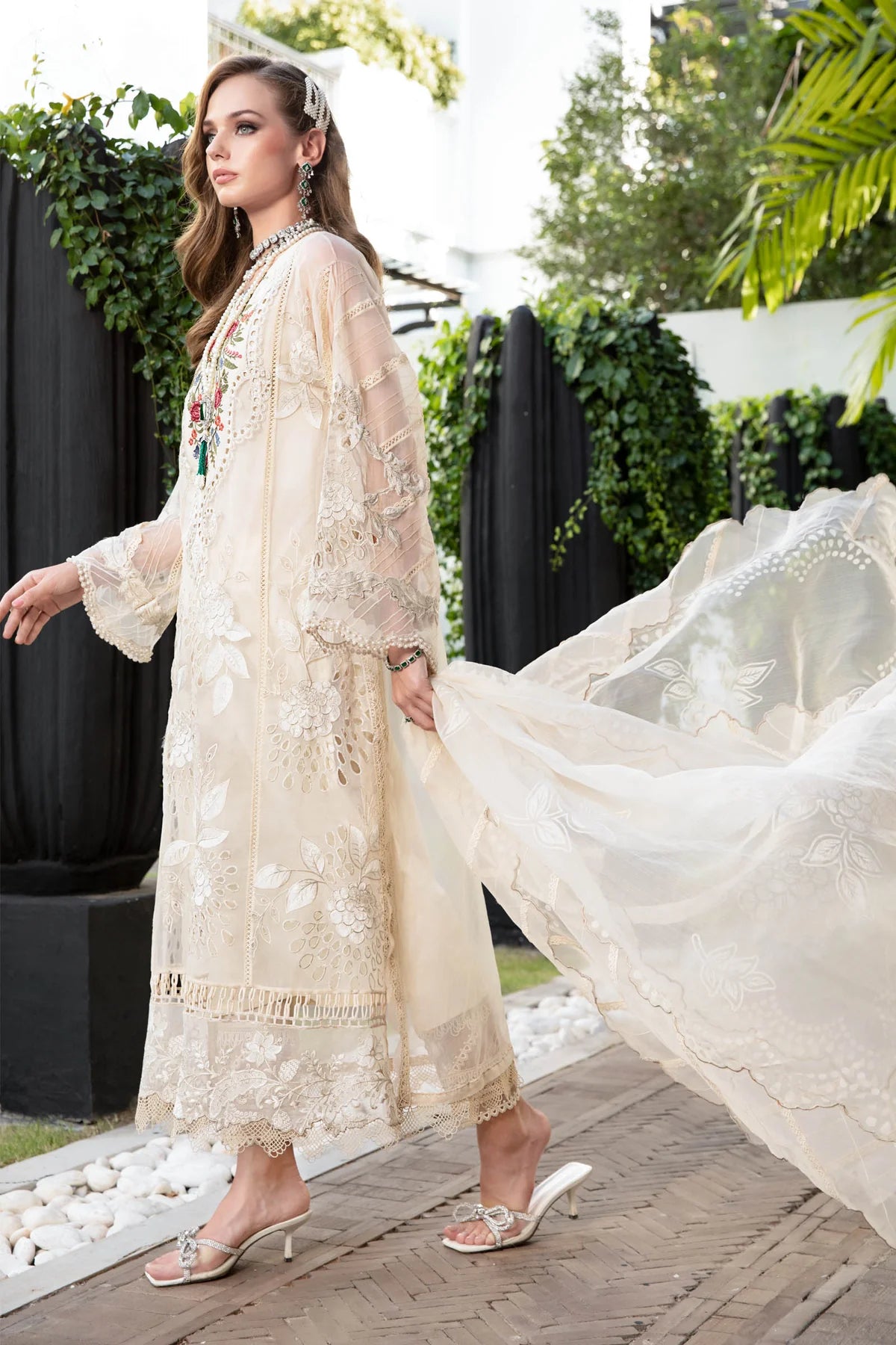 Maria B Eid Lawn 01