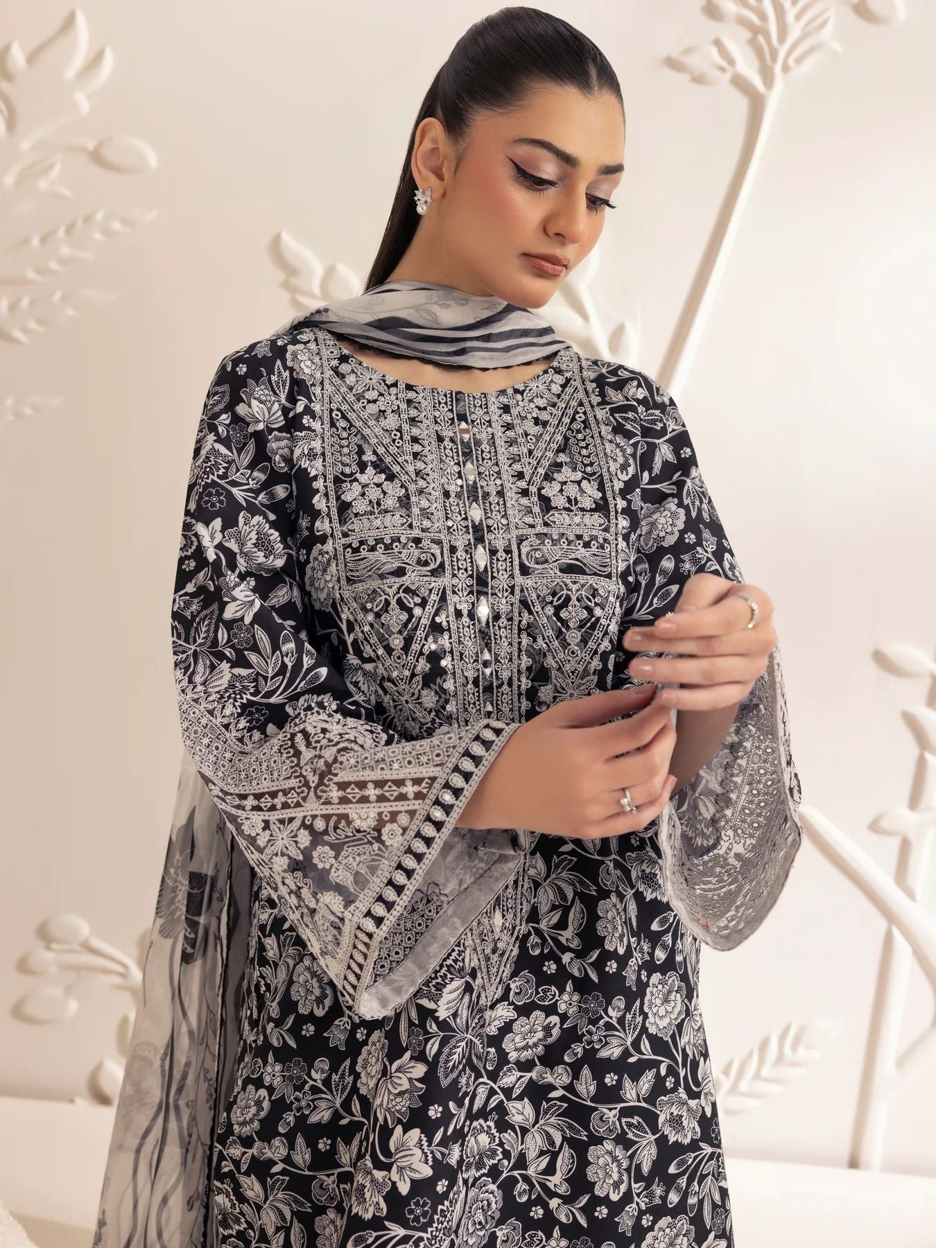 Mohagni 3pc Ready to Wear Silk Lawn Suit with Silk Dupatta LMB8
