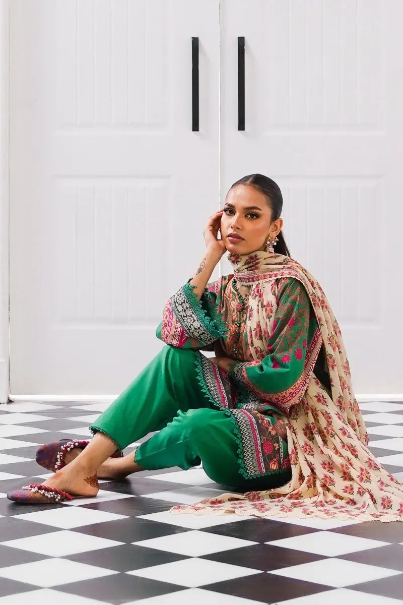 Sana Safinaz Mahay23 15B