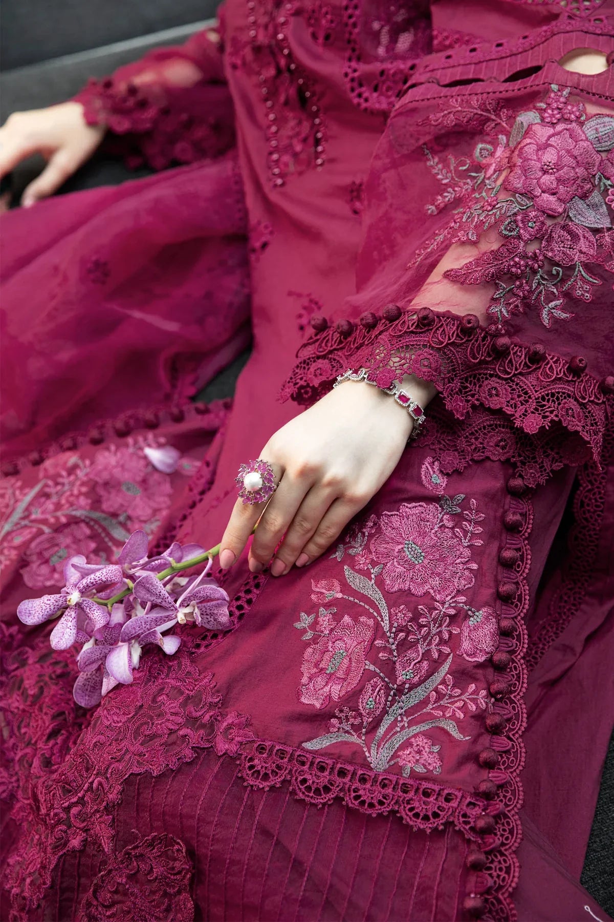 Maria B Lawn 09