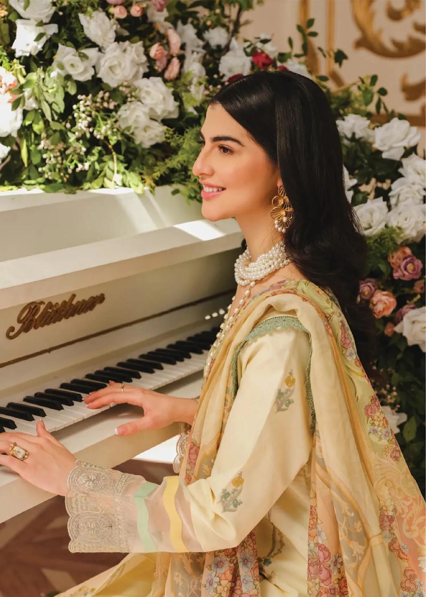 RangRasiya RAAYA Luxury Embroidered Lawn 04