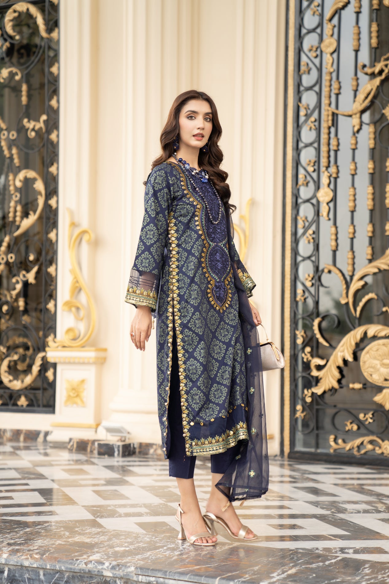 3pc Ready to Wear Luxury Dress by Arwah LA7