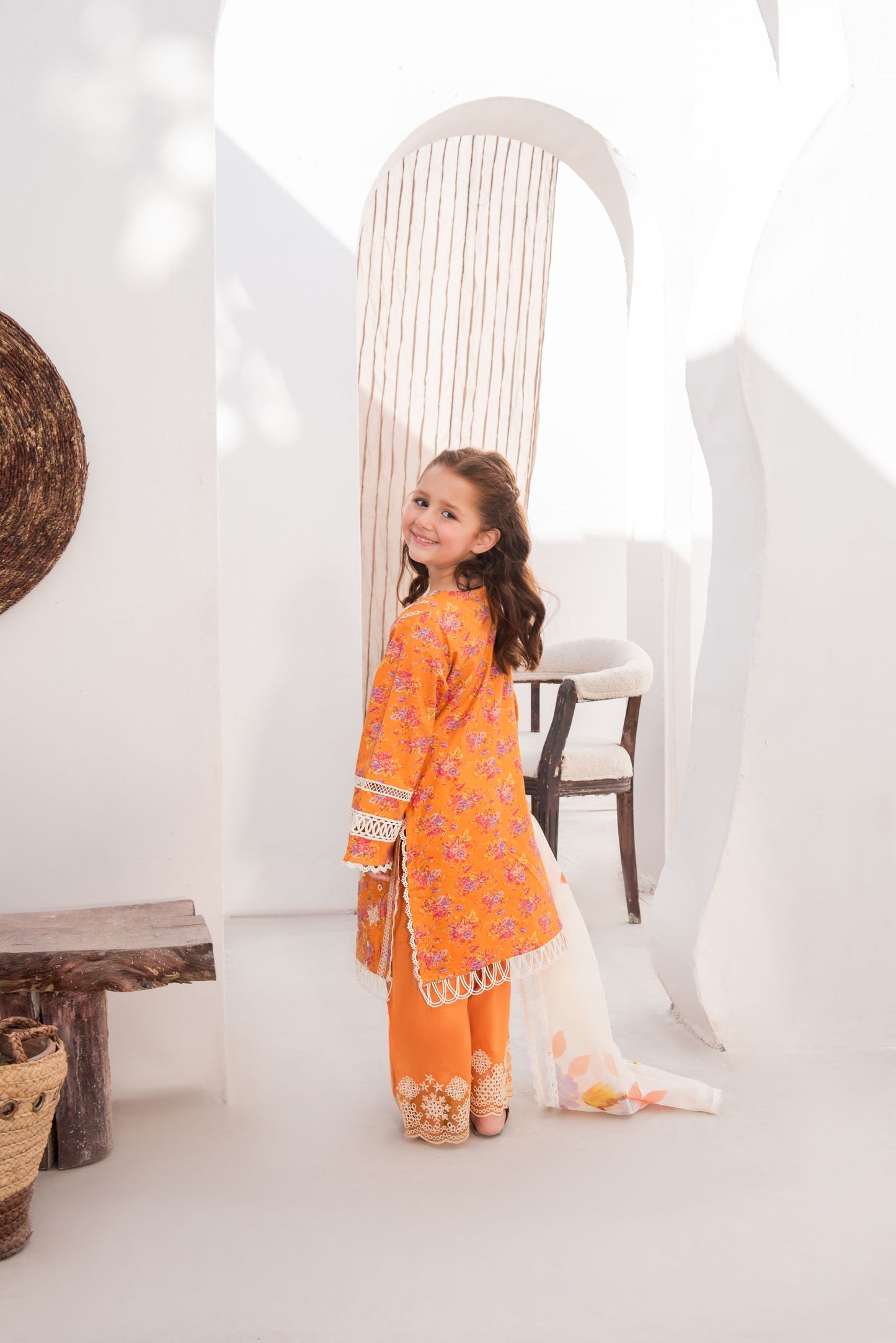 Ayeza Khan ft. Mona Eid Collection MAKG2