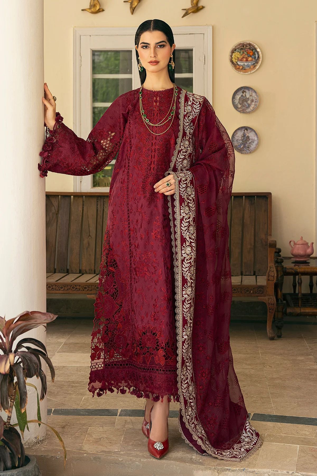 Baroque Swiss Voile Lawn 23 D05