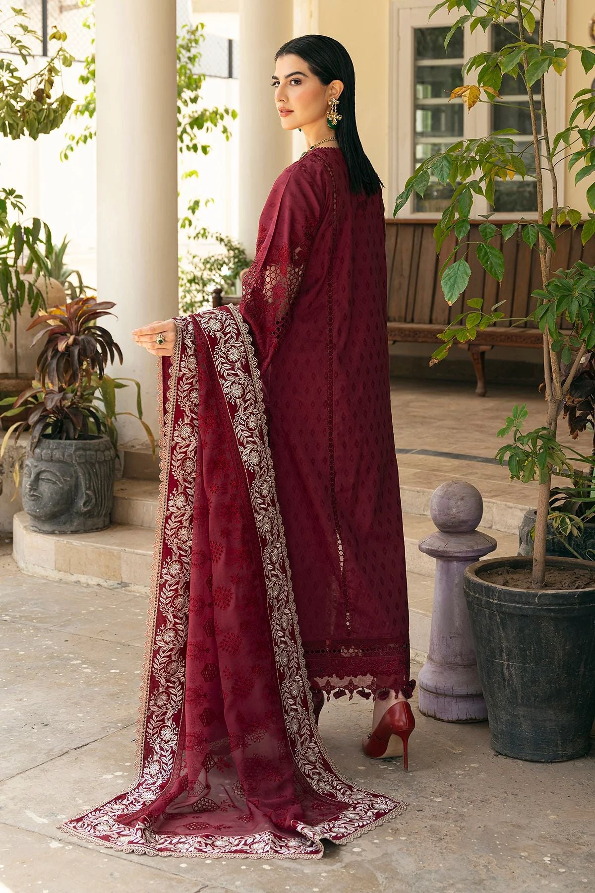 Baroque Swiss Voile Lawn 23 D05