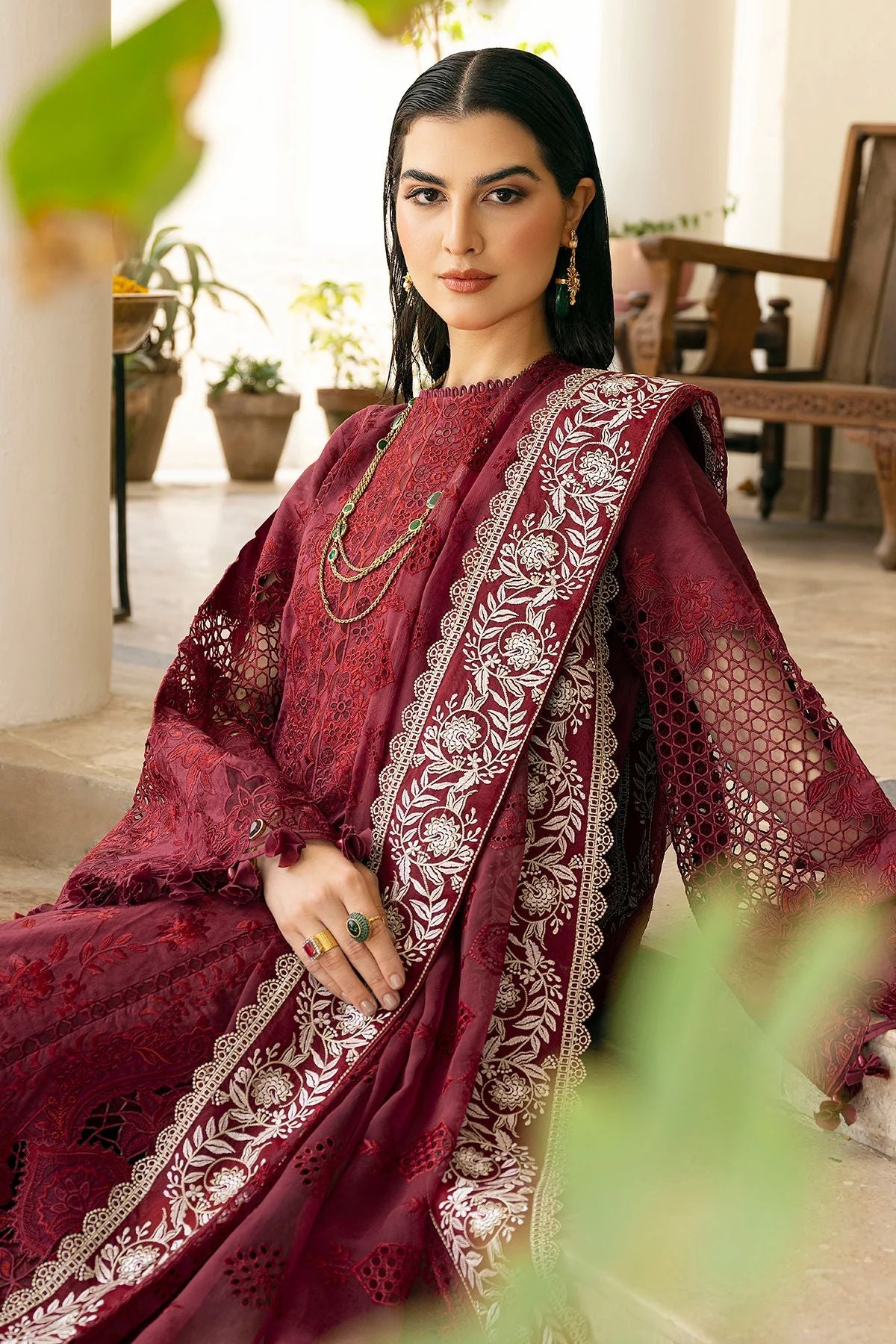 Baroque Swiss Voile Lawn 23 D05