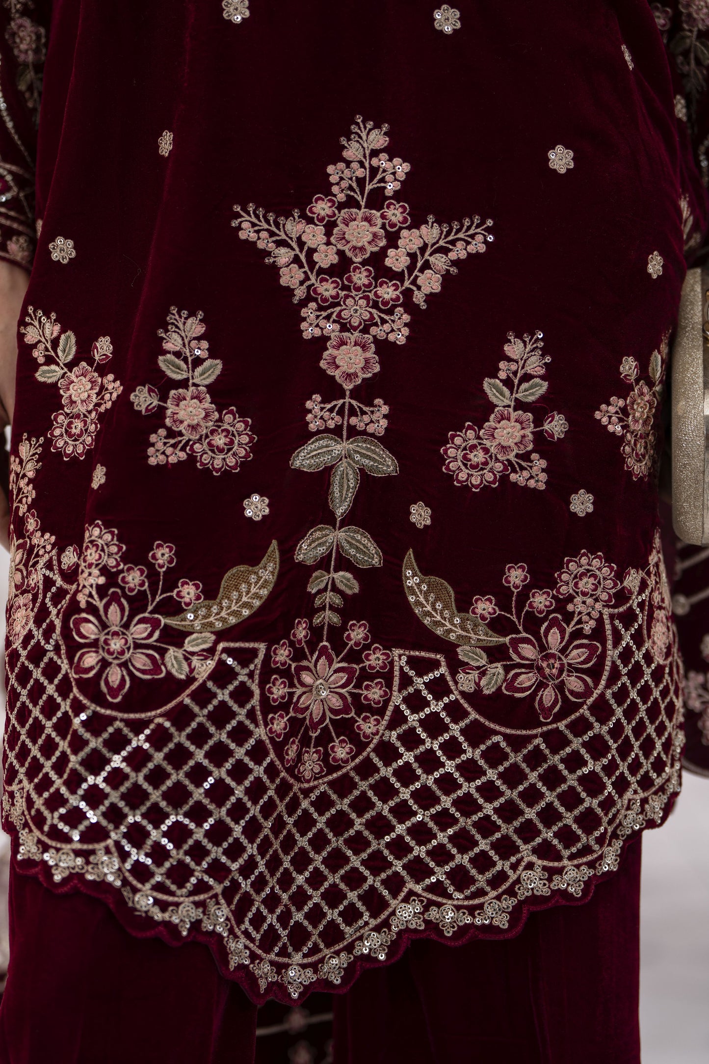 Makhmal by Gul Warun Maroon 3pc Velvet Embroidered Suit MBG10