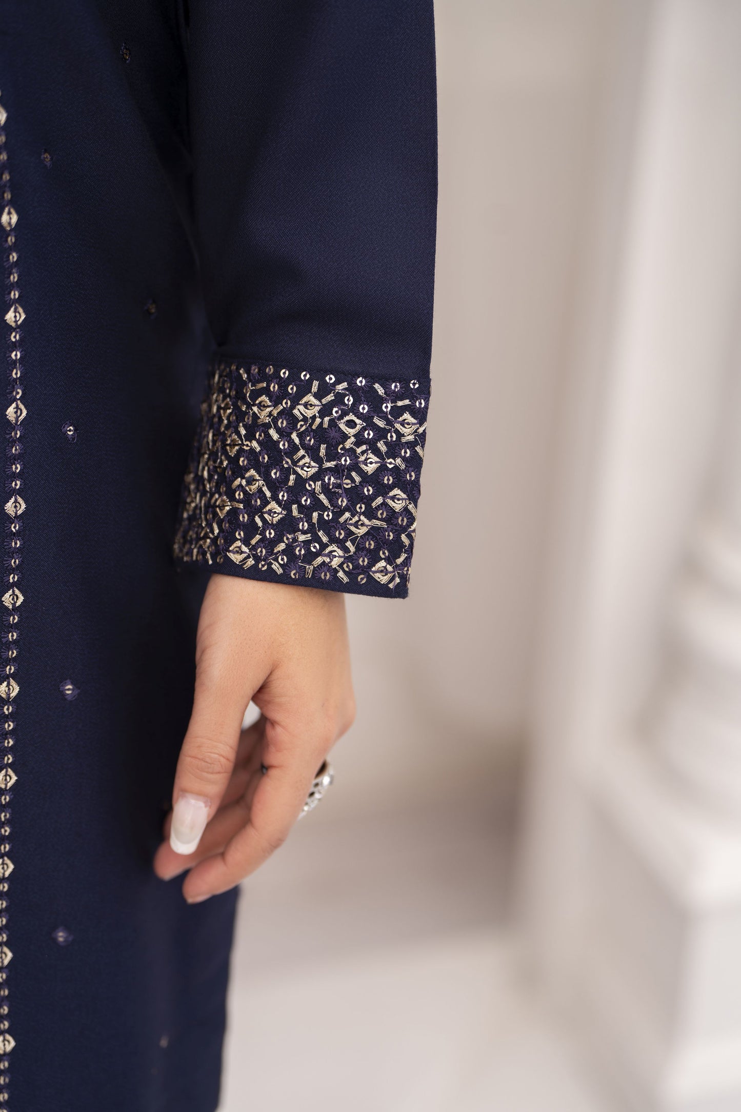 Miski FrostFit – Navy Embroidered Dhanak 2pc Pakistani Dress FFM6