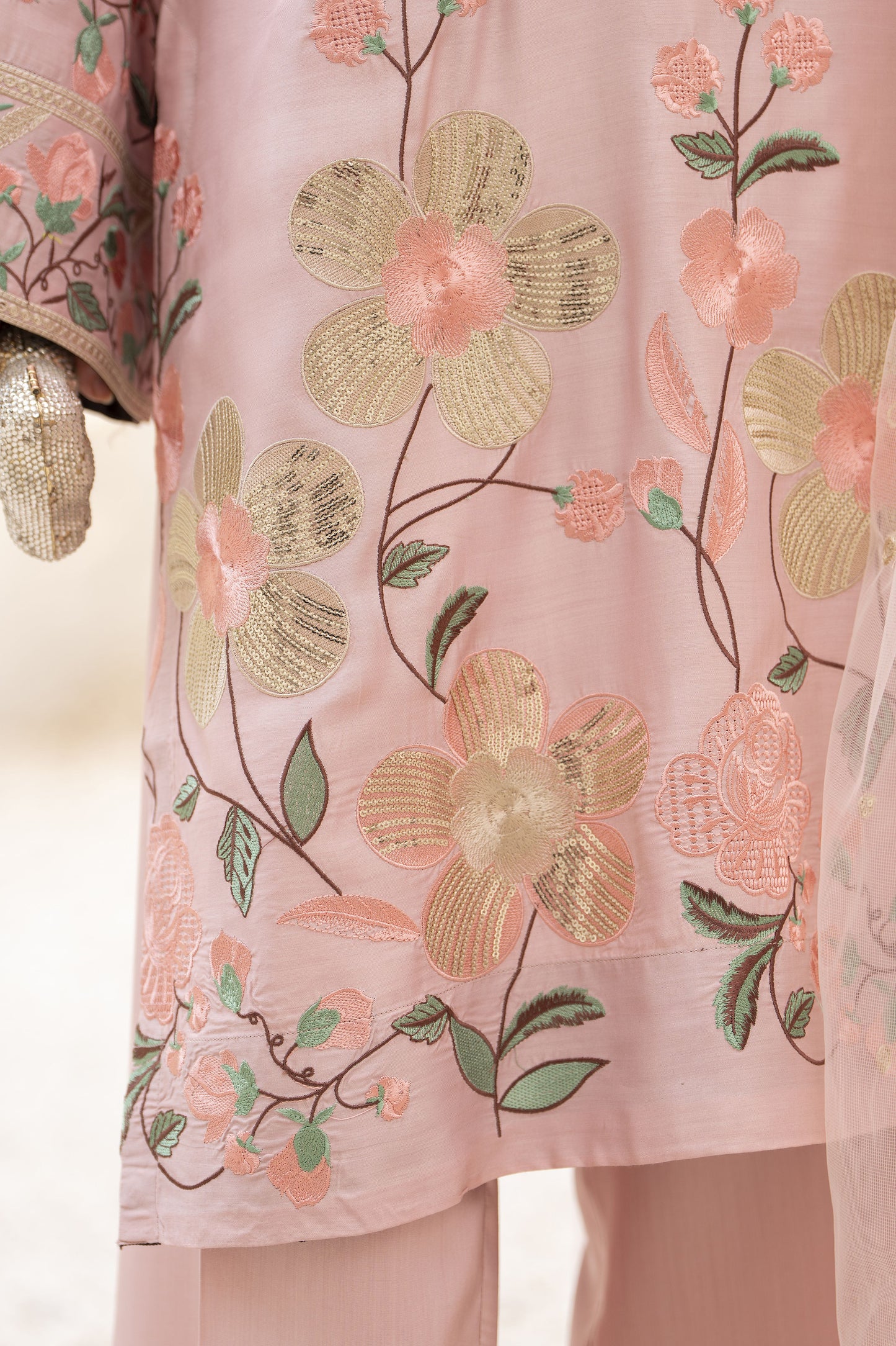 Zareen by Gul Warun 3pc Viscose Embroidered Suit – ZGW1