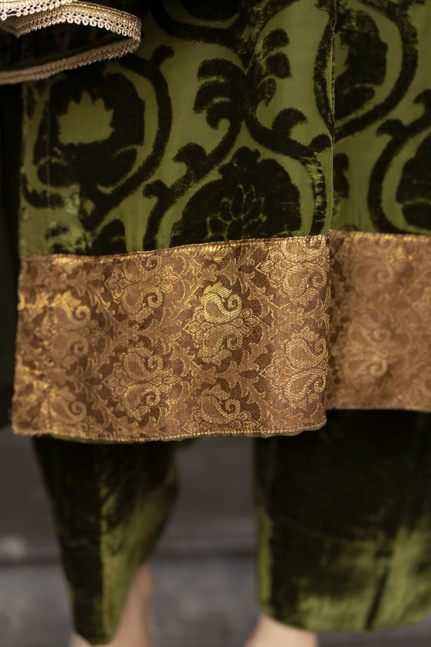 French Velvet Long Shirt 3pc Suit with Palachi Shawl – Gul Warun FNG2