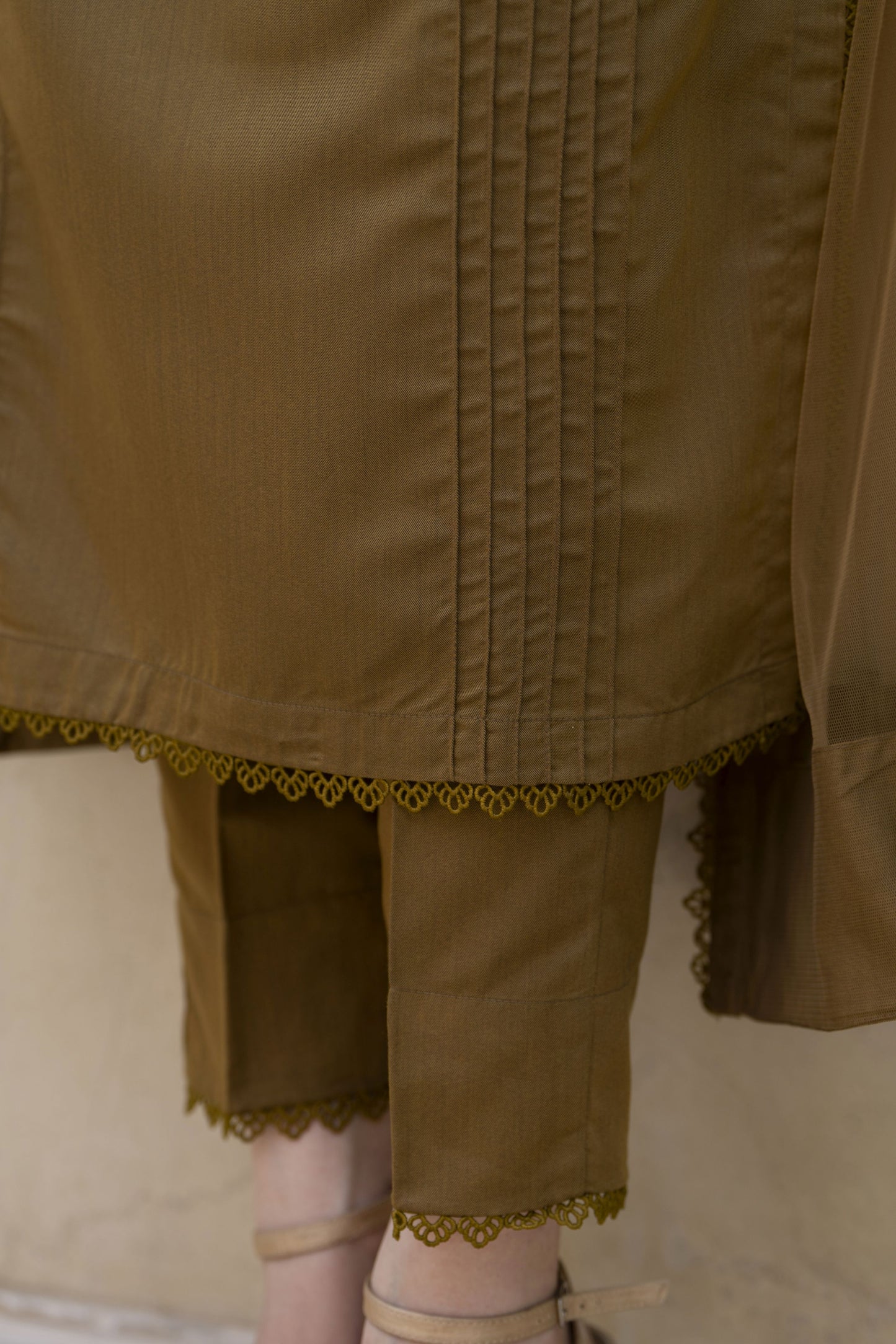 Aabpara Simply Warm Linen 3pc Ready to Wear with Dyed Net Dupatta SWA6