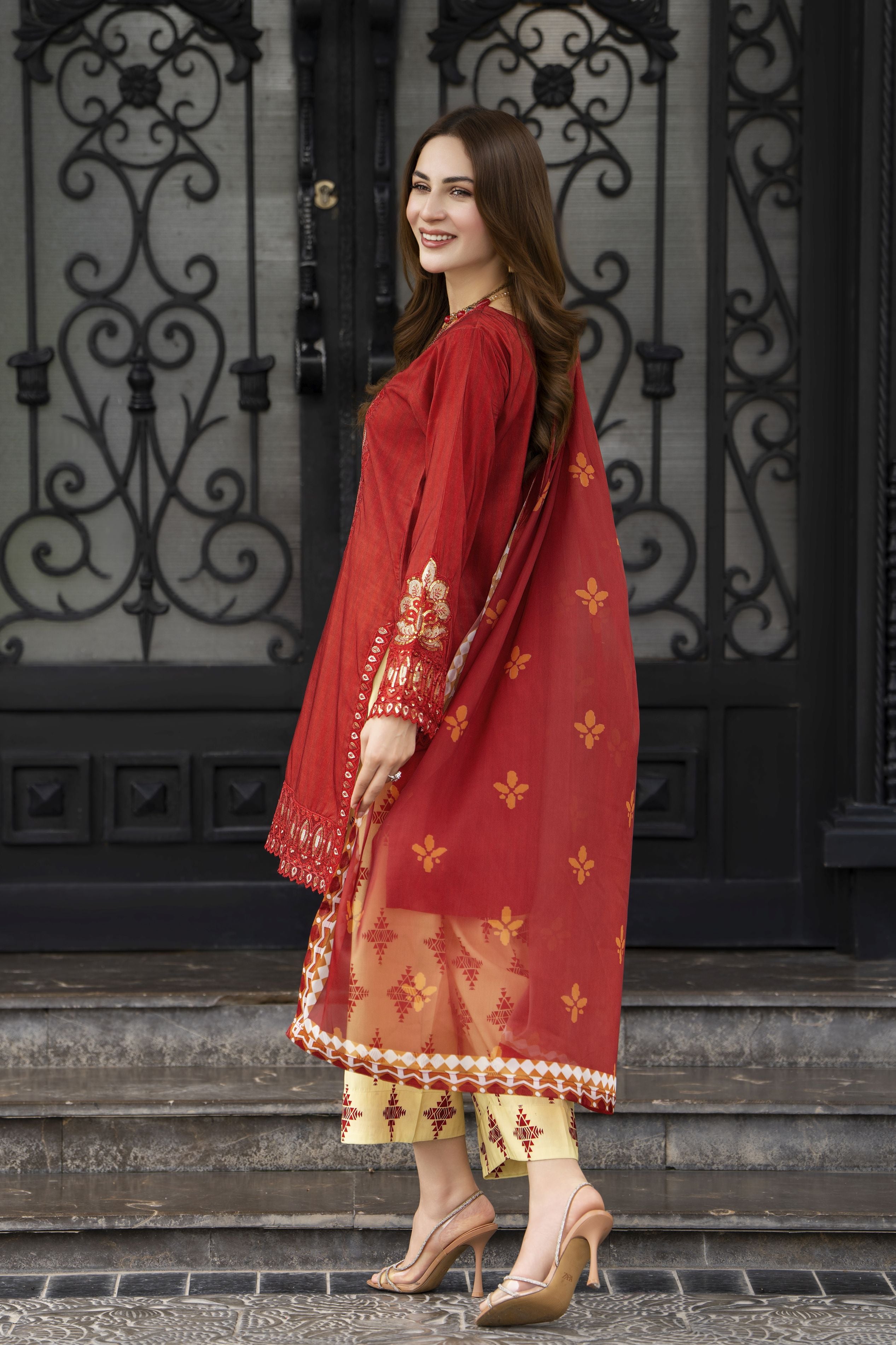 Aleezay Raw Silk 3-Piece Ensemble with Printed Silk Dupatta Lush9