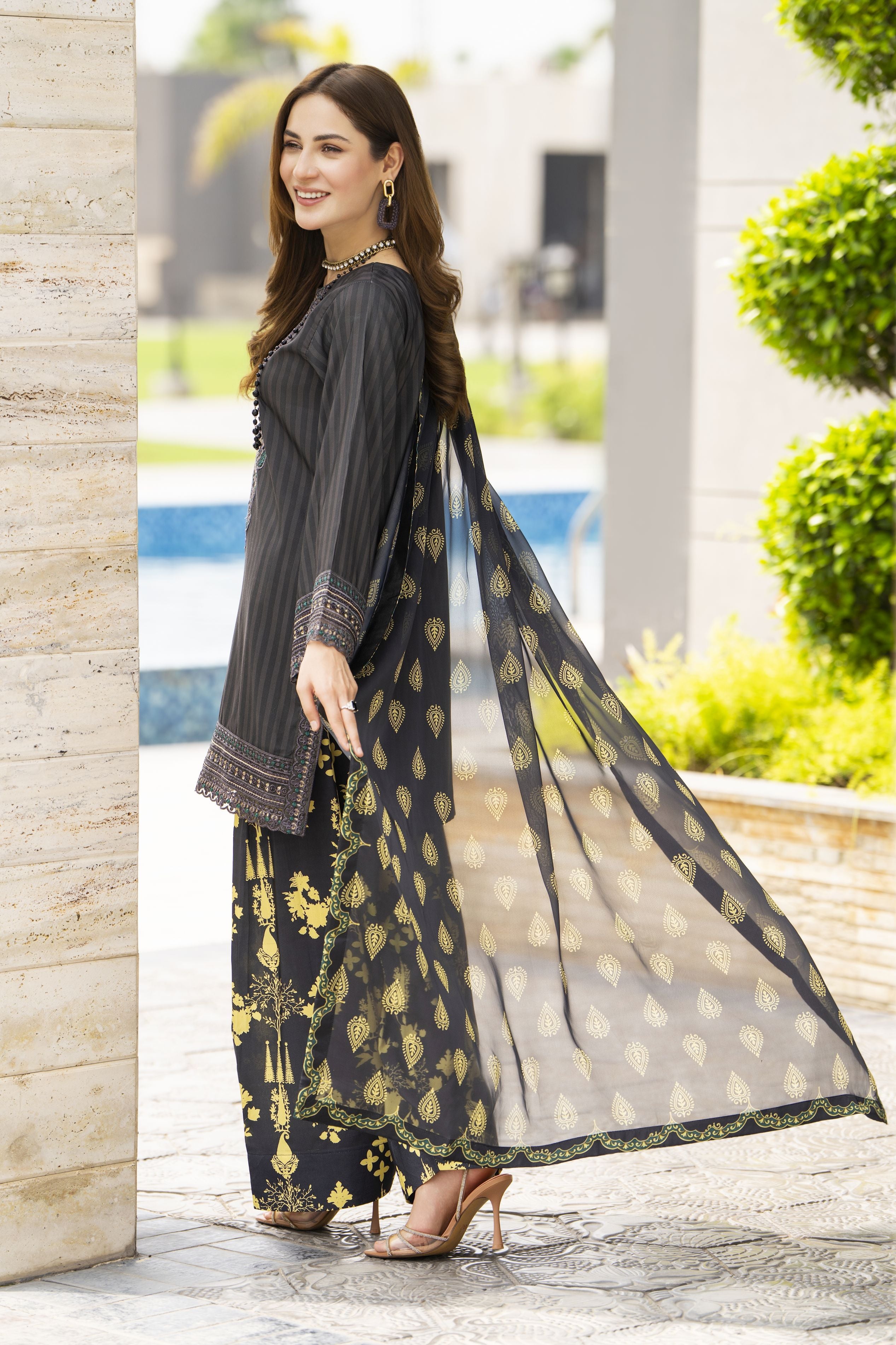 Lush by Aleezay – Charcoal Raw Silk 3pc Short Shirt with Farshi Shalwar Lush7