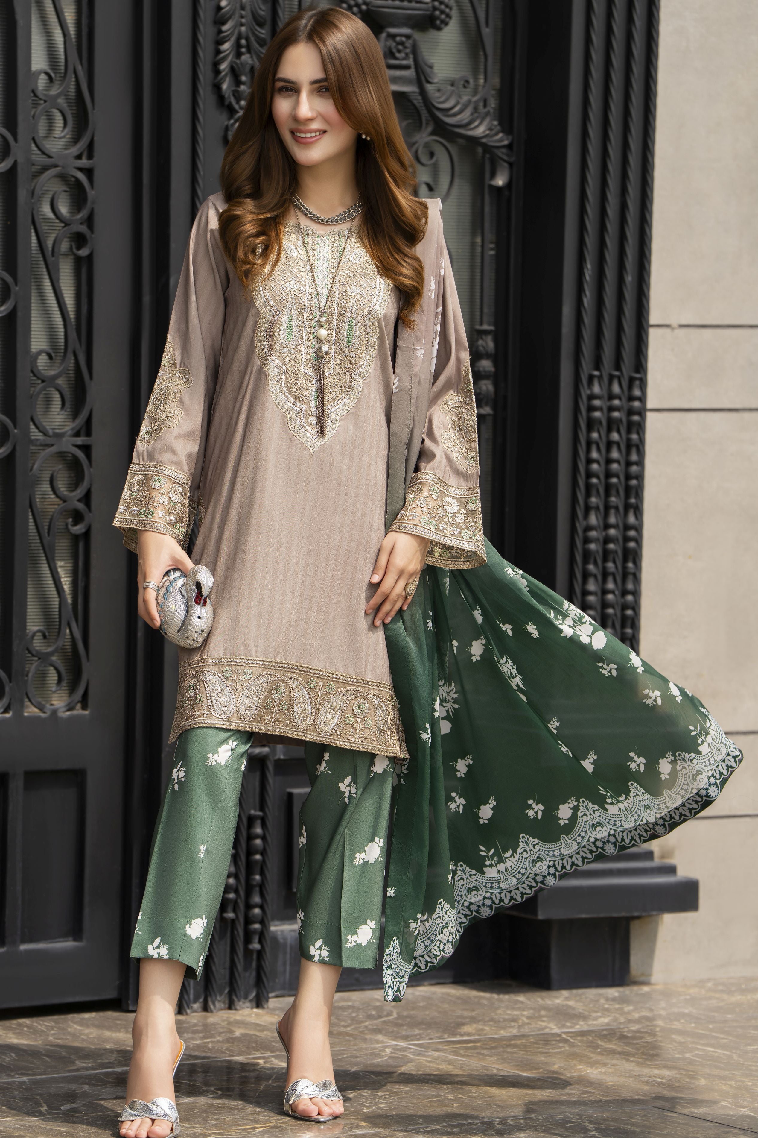 Lush by Aleezay – Smokey Taupe Raw Silk 3pc Dress Lush8