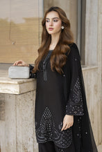 Threaded Grace Silk Karandi by Gul Warun – Black Embellished 3pc Suit TGS8