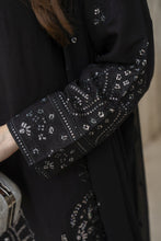 Threaded Grace Silk Karandi by Gul Warun – Black Embellished 3pc Suit TGS8