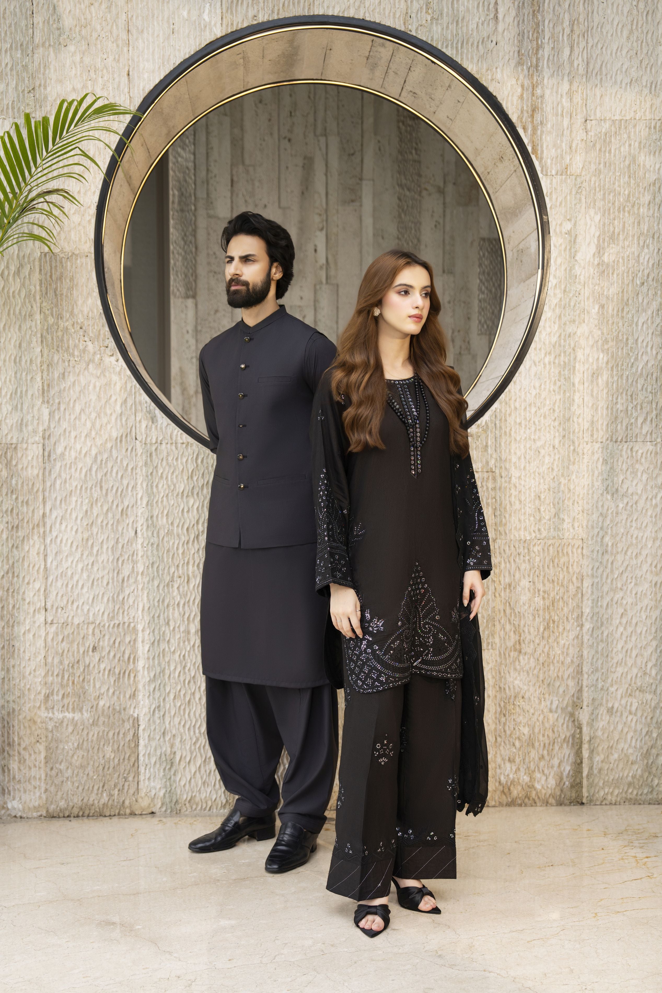 Threaded Grace Silk Karandi by Gul Warun – Black Embellished 3pc Suit TGS8