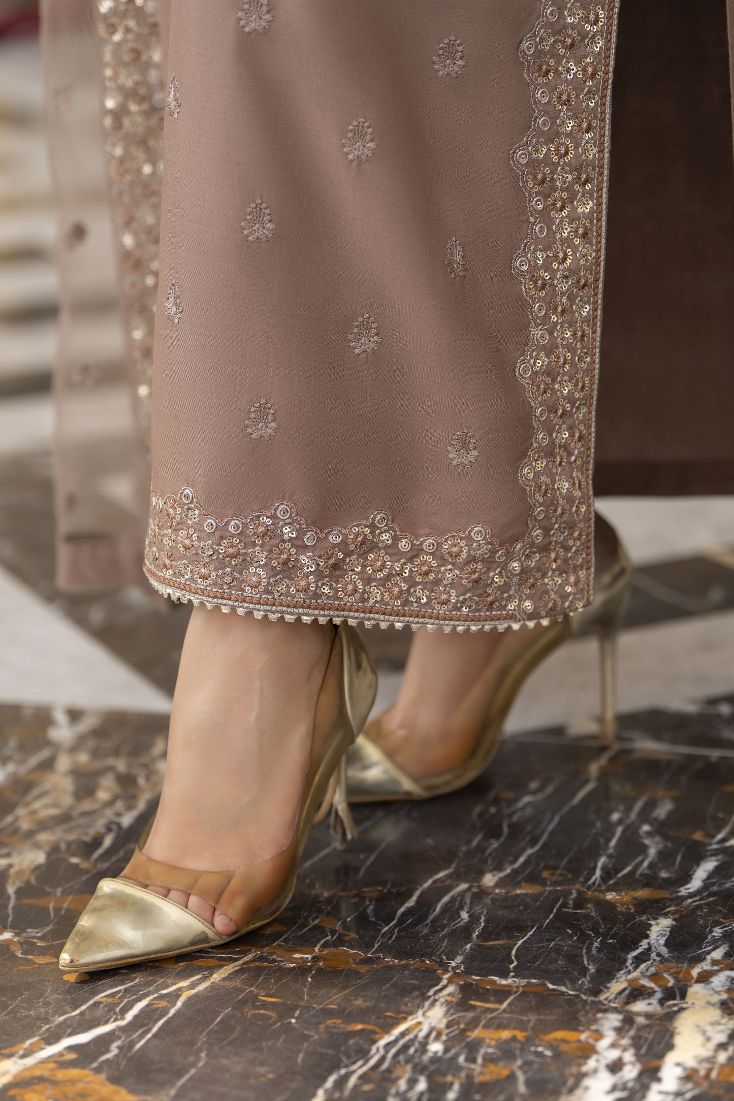 3pc Embroidered Linen Suit with Net Dupatta Soraya SBH8
