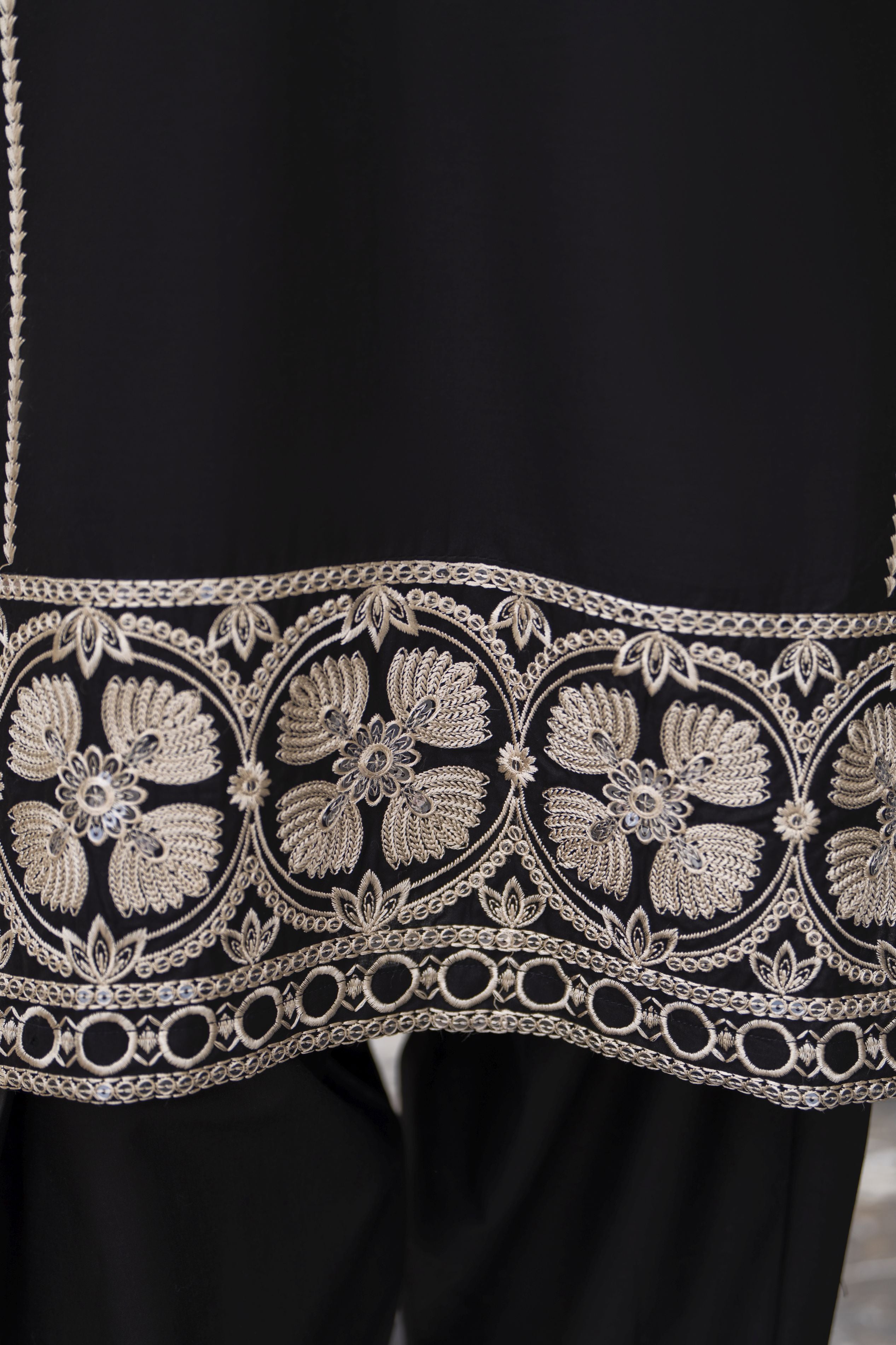 Cotton Canvas by Zaiwa – 2pc Black Cotton Shalwar Suit | CCZ5