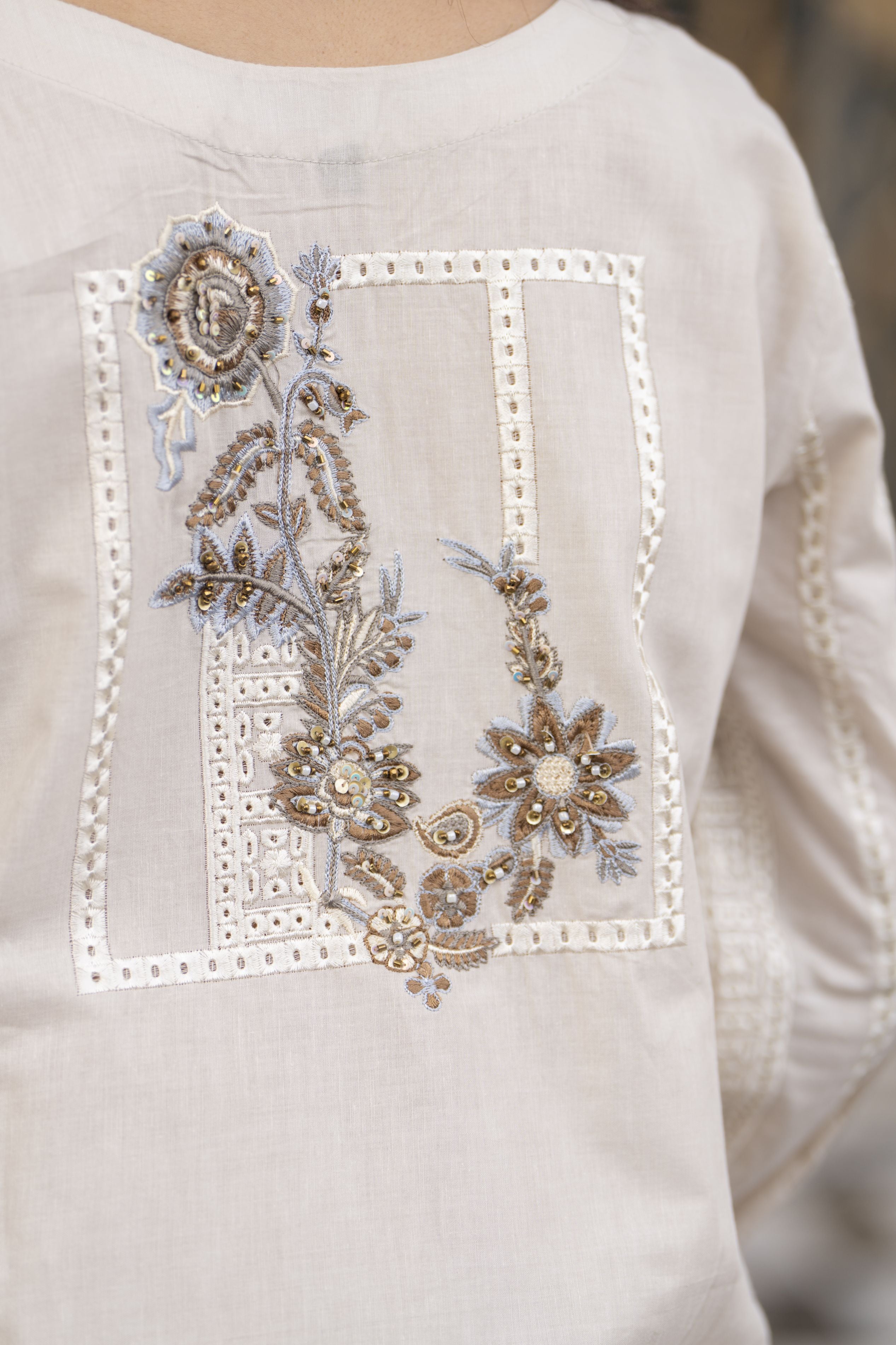 Cotton Canvas by Zaiwa – 2pc Ivory Cotton Handwork Dress CCZ4