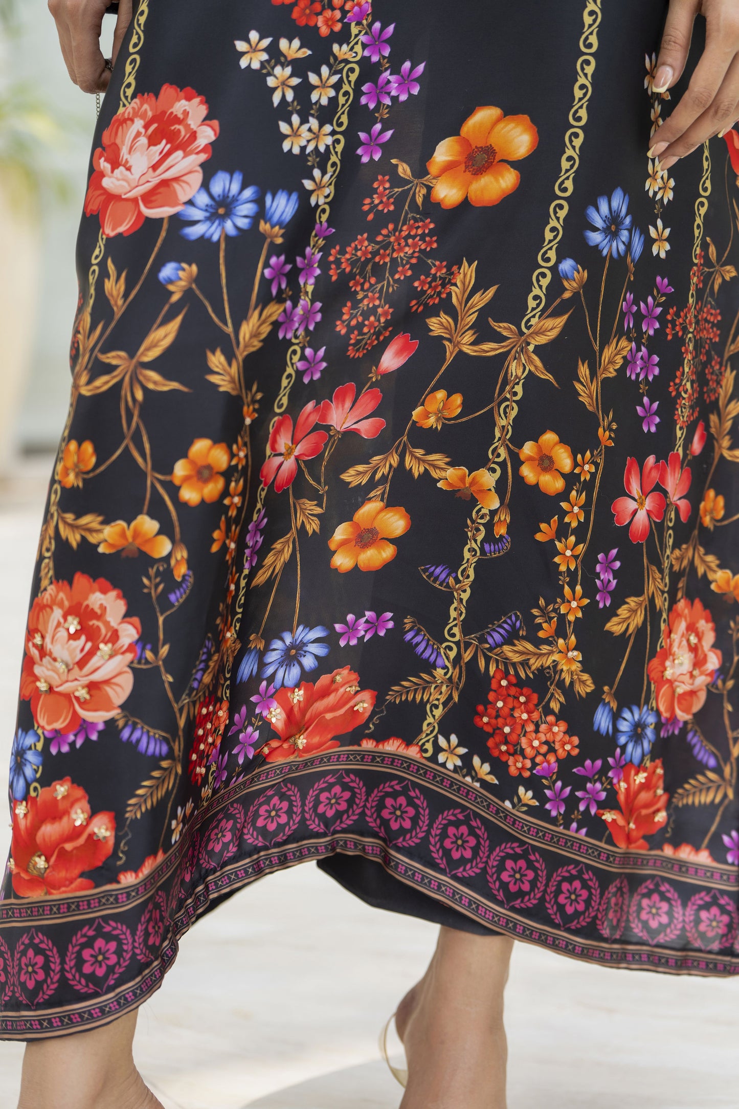 Aleezay 2pc Hand-Embellished Floral Charmeuse Silk Kaftan – AKF2