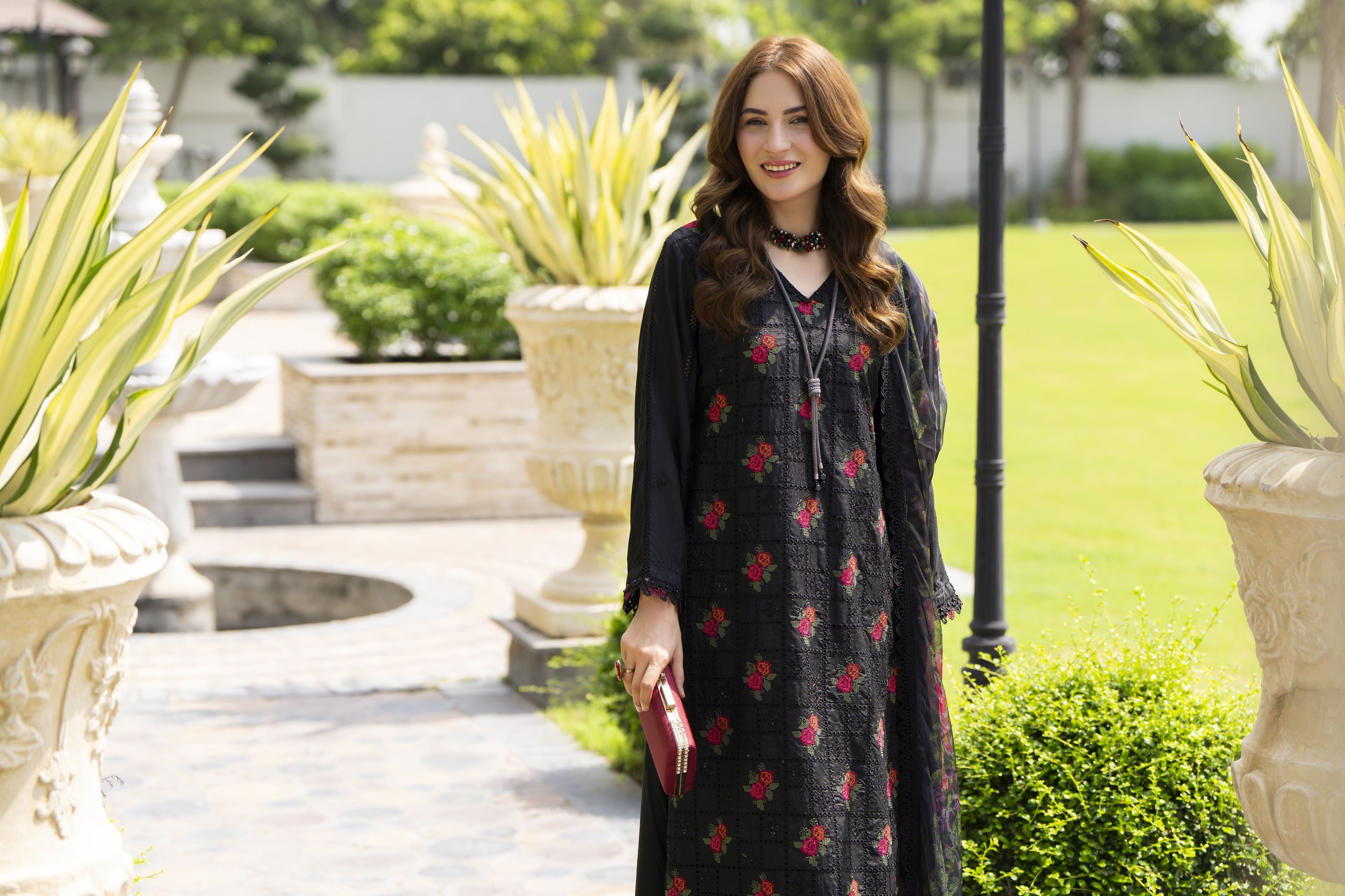 Modern Muse by Arwah – 3pc Printed & Chikankari Embroidered Grip Suit MMB6