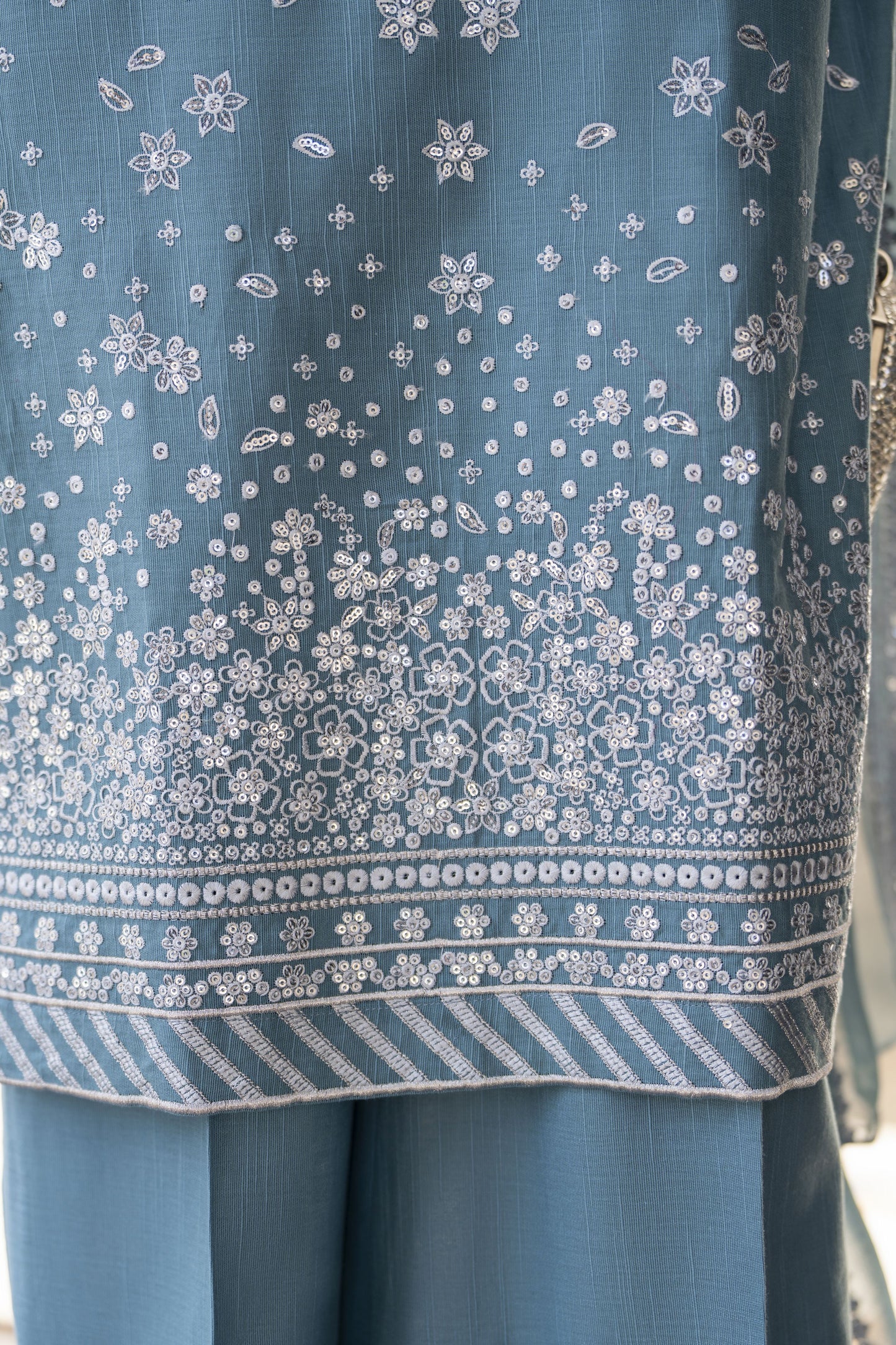 Zaiwa Winterlite 3Pc Khaddar Embroidered Casual Women Suit ZWL10