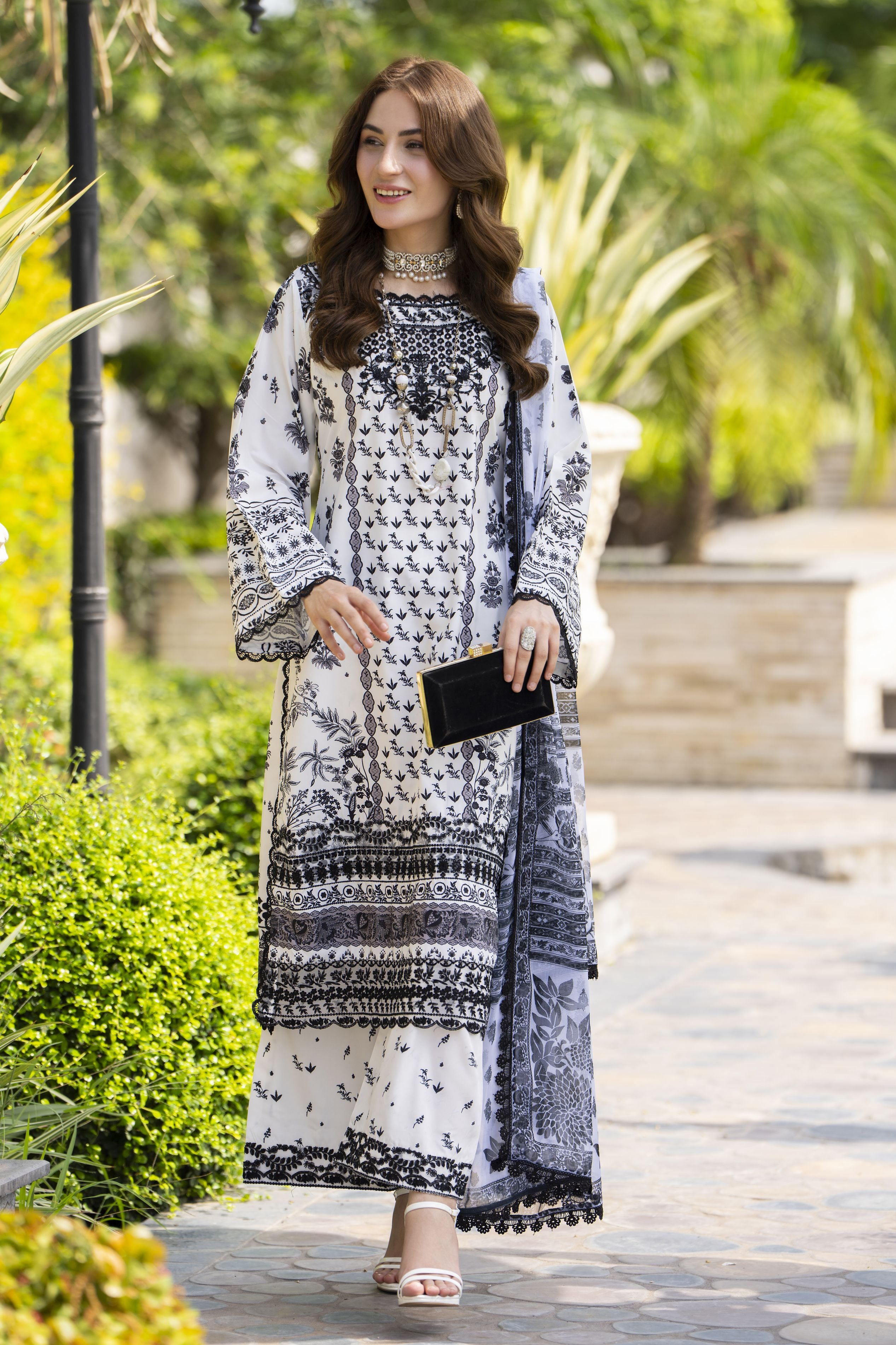 Modern Muse by Arwah – 3pc Printed & Embroidered Grip Suit MMB3