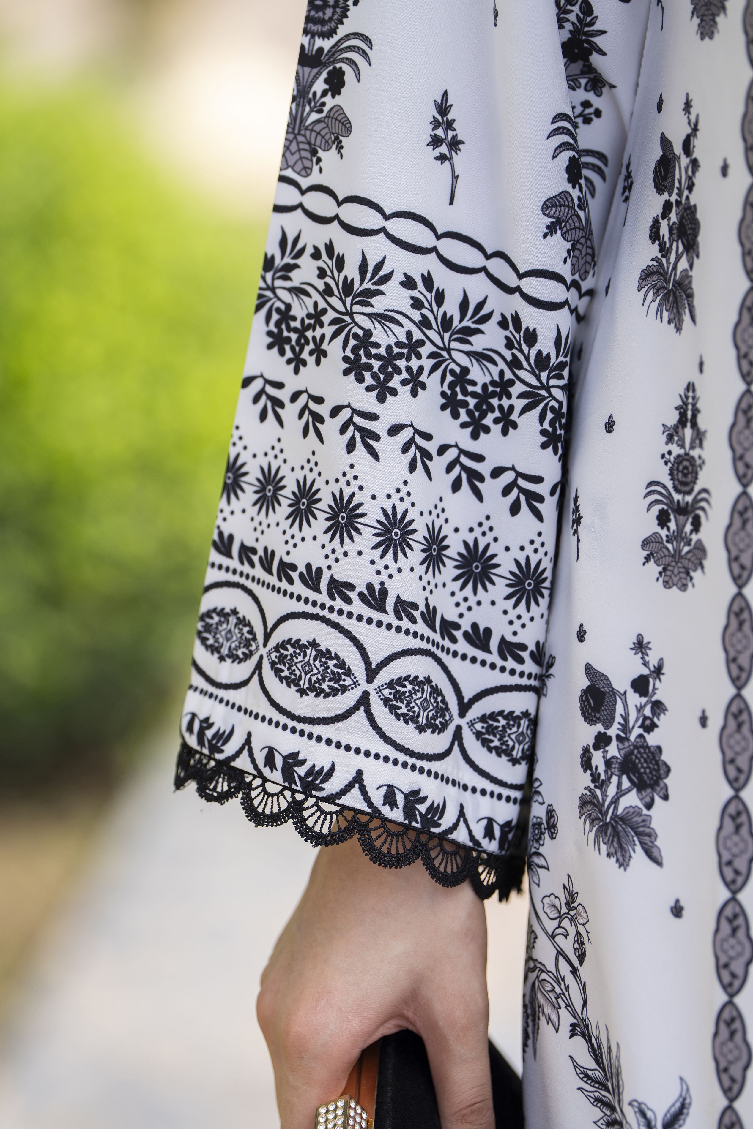 Modern Muse by Arwah – 3pc Printed & Embroidered Grip Suit MMB3