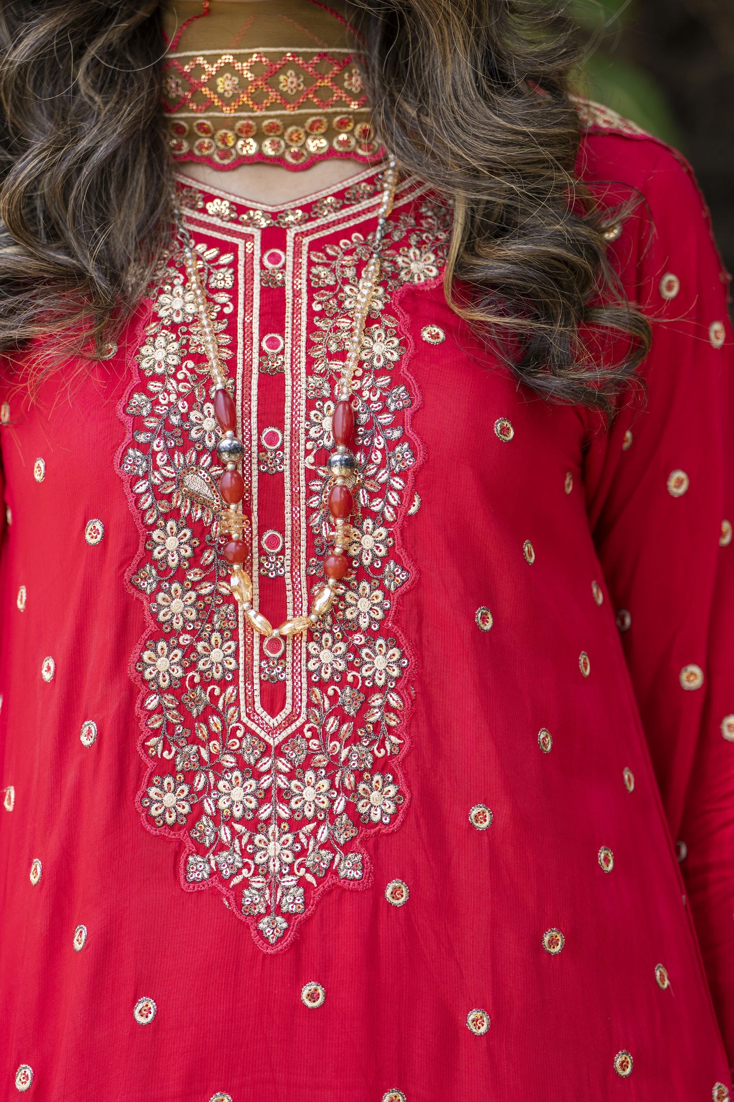 Radiant Red Embroidered 3pc Raw Silk Suit – Roshni1 by Gul Warun