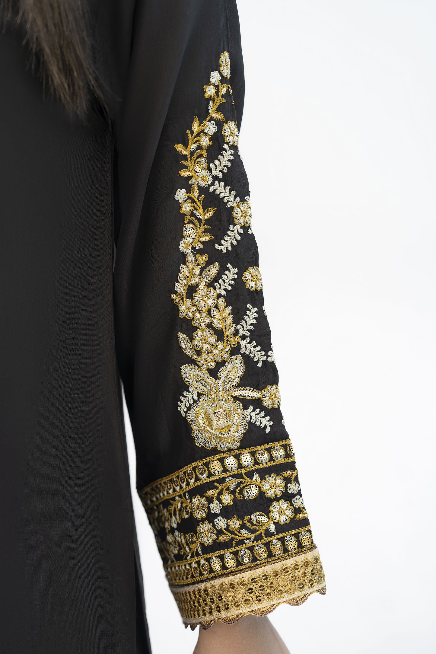 Aabpara’s Timeless Farshi Charm – FTA12