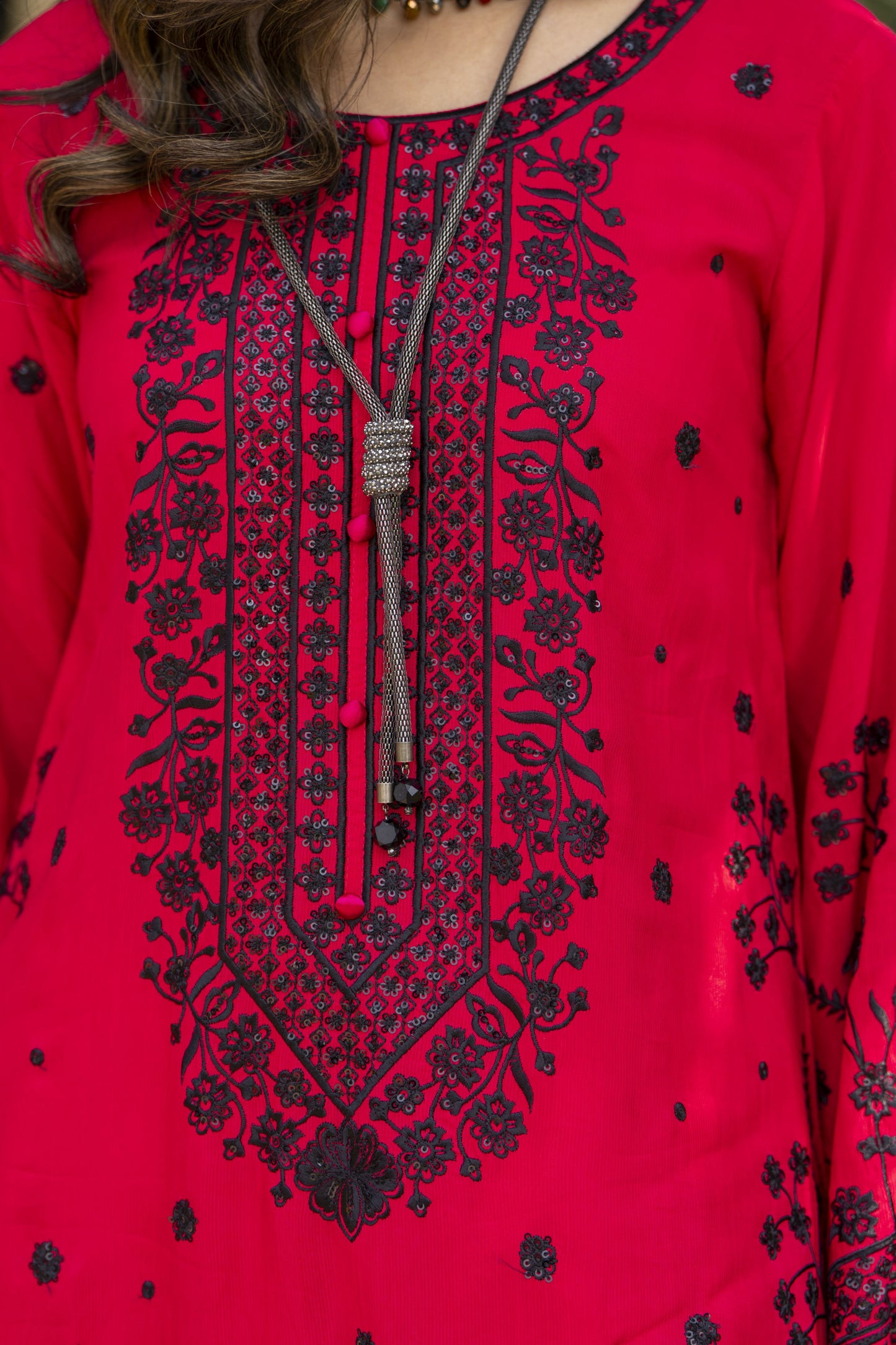 Deep Pink & Black Embroidered 3pc Raw Silk Suit – Roshni3 by Gul Warun
