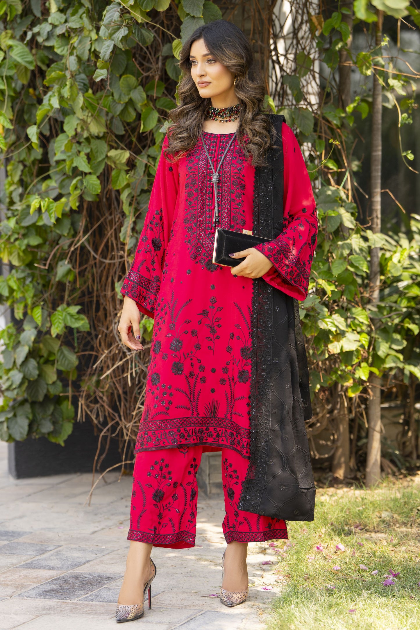 Deep Pink & Black Embroidered 3pc Raw Silk Suit – Roshni3 by Gul Warun