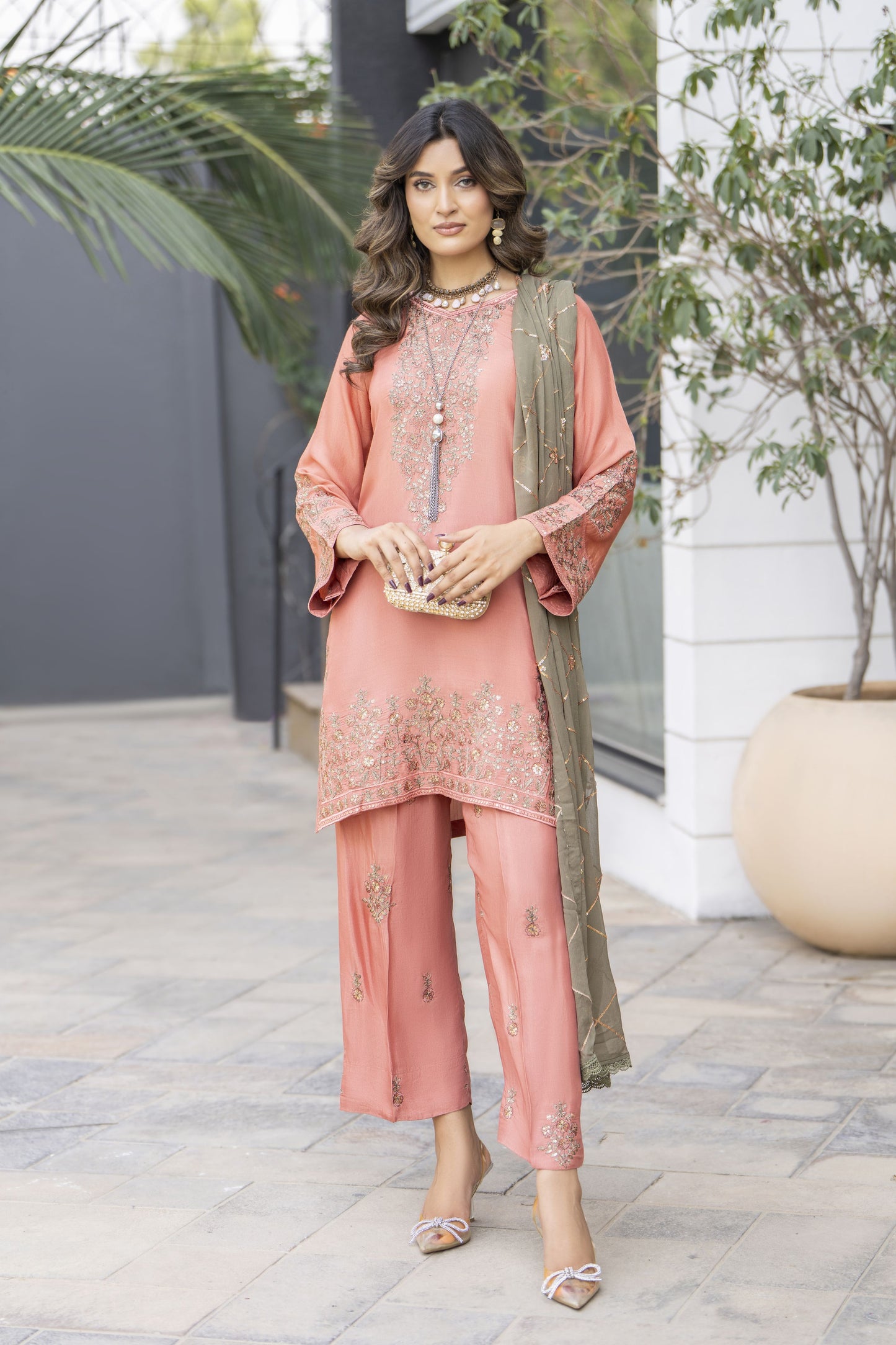 Peach Blush Embroidered 3pc Raw Silk Suit with Green Dupatta – Roshni5 by Gul Warun