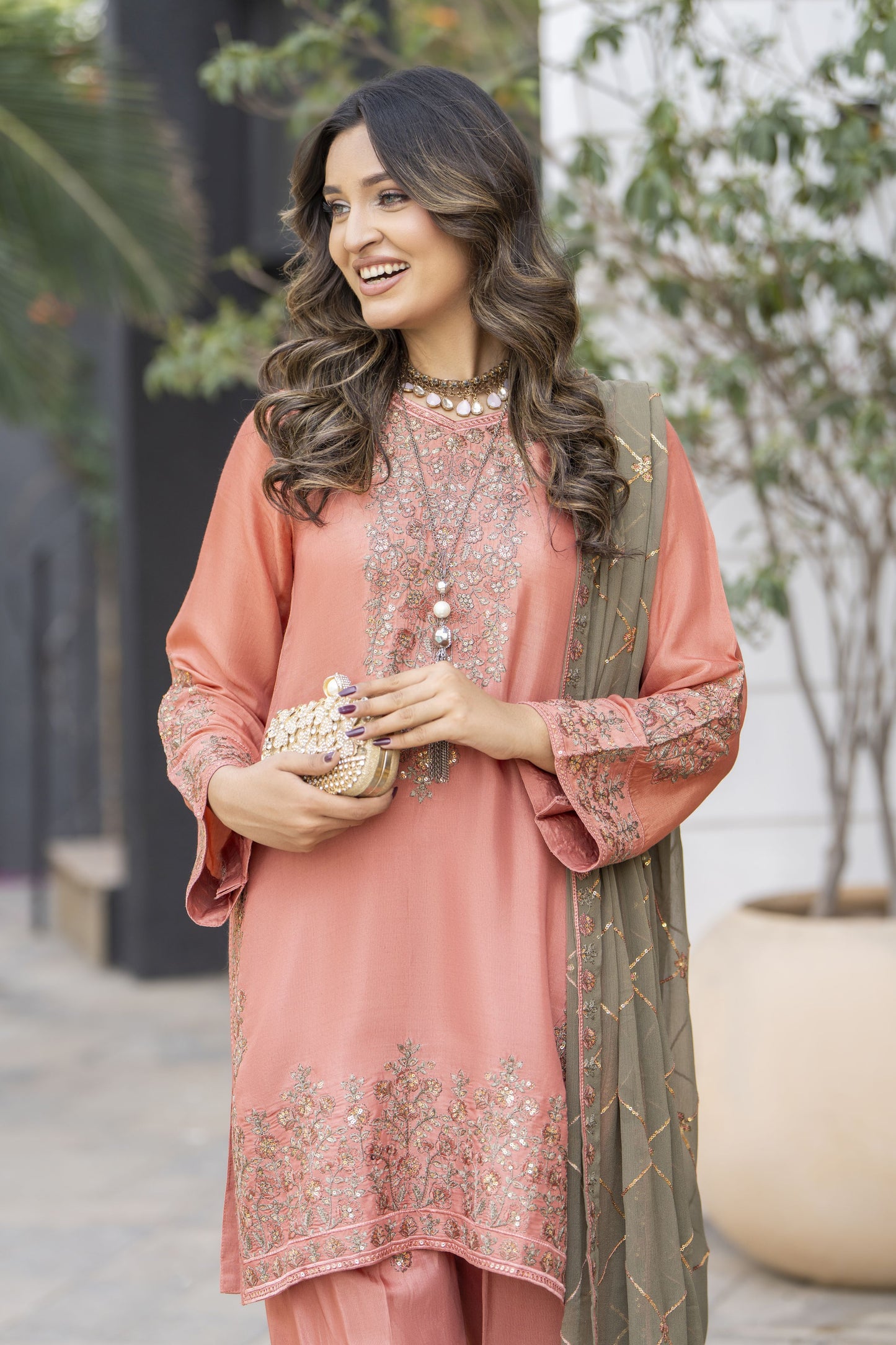 Peach Blush Embroidered 3pc Raw Silk Suit with Green Dupatta – Roshni5 by Gul Warun