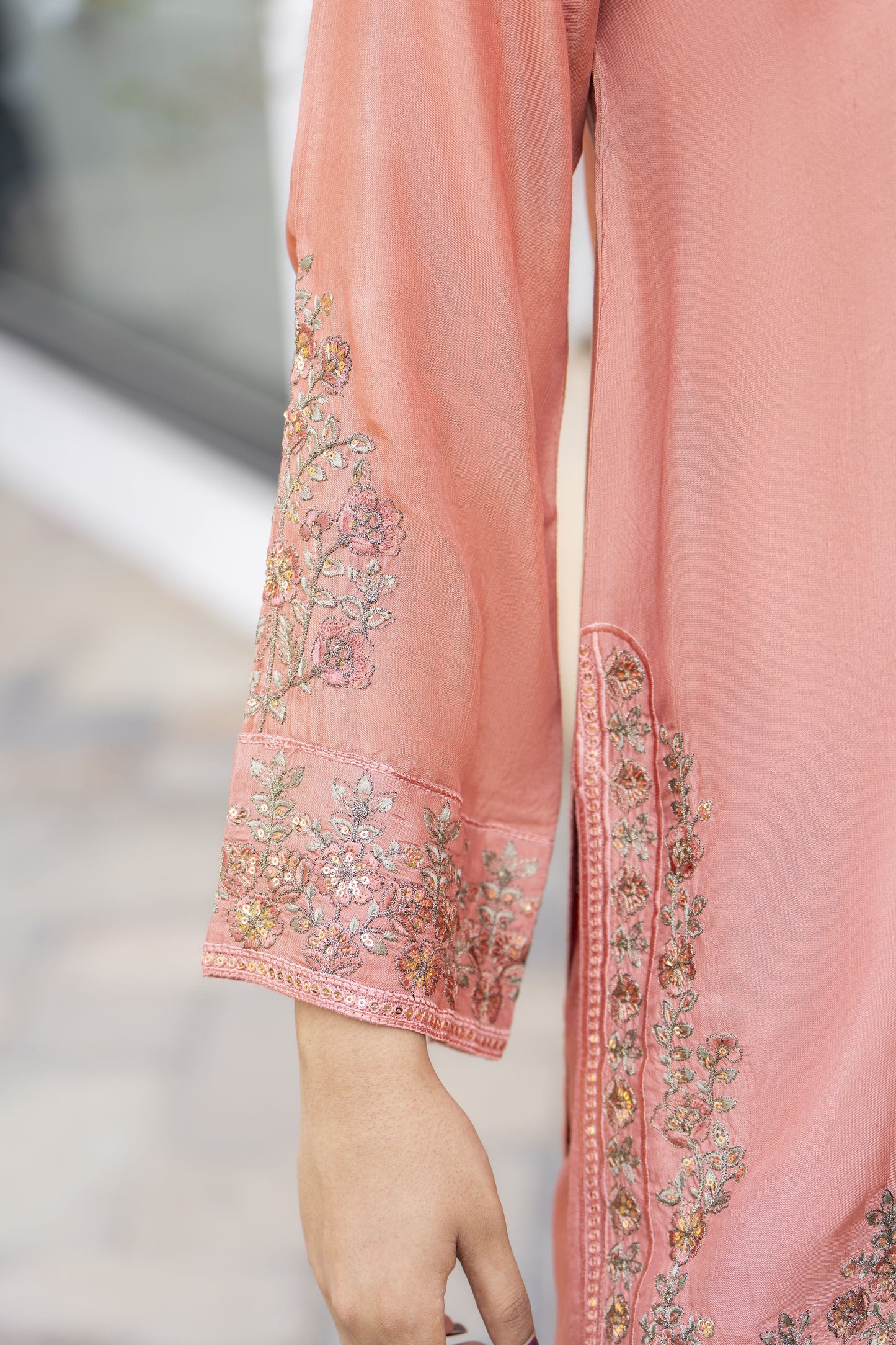 Peach Blush Embroidered 3pc Raw Silk Suit with Green Dupatta – Roshni5 by Gul Warun