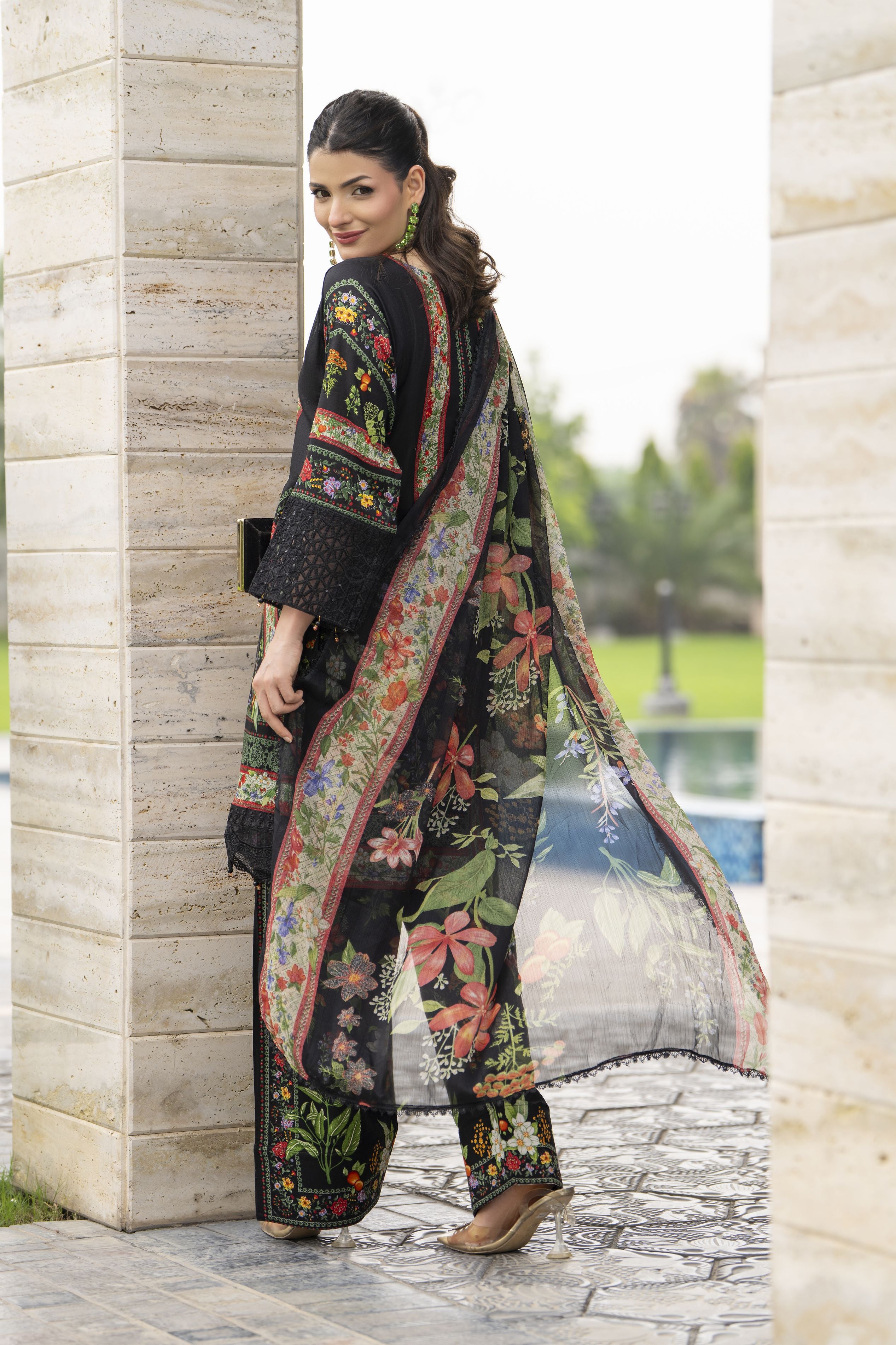 Sakeena Summer Ease – Black 3pc  Lawn Dress with Farshi Shalwar SSE3