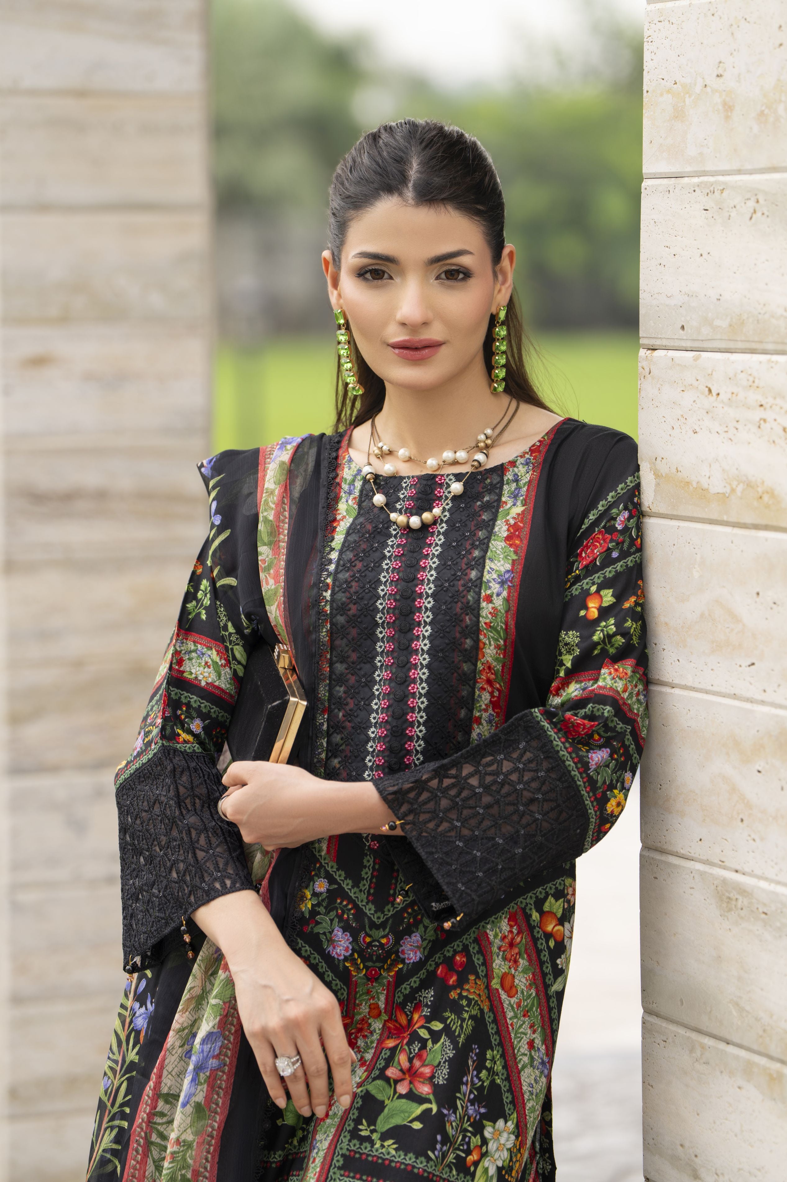 Sakeena Summer Ease – Black 3pc  Lawn Dress with Farshi Shalwar SSE3