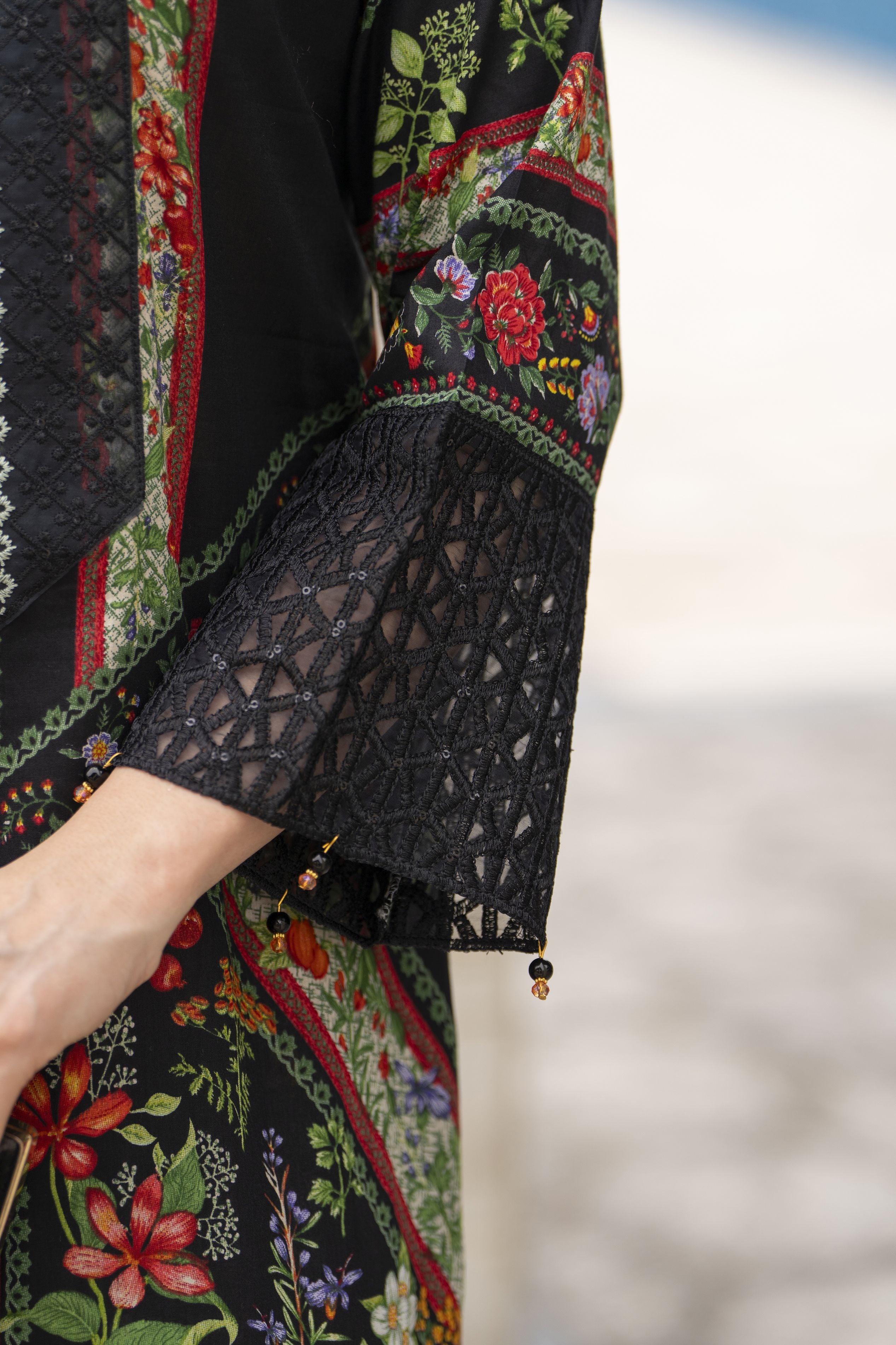 Sakeena Summer Ease – Black 3pc  Lawn Dress with Farshi Shalwar SSE3