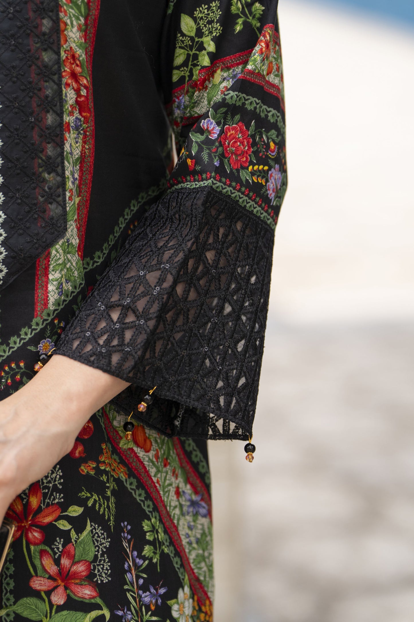Sakeena Summer Ease – Black 3pc Lawn Dress with Farshi Shalwar SSE3