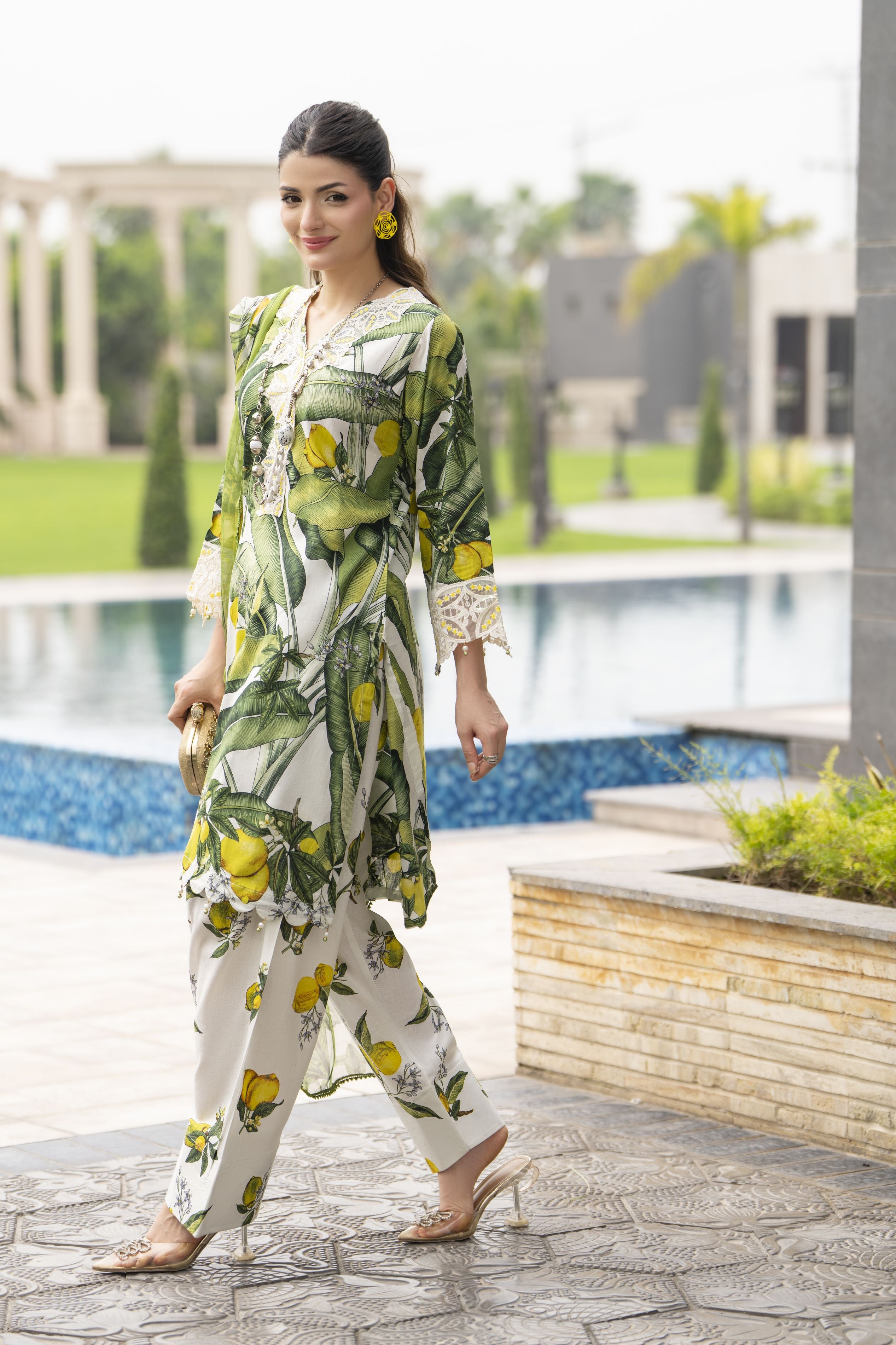 Sakeena Summer Ease – 3pc Lawn Dress with Chiffon Dupatta SSE1