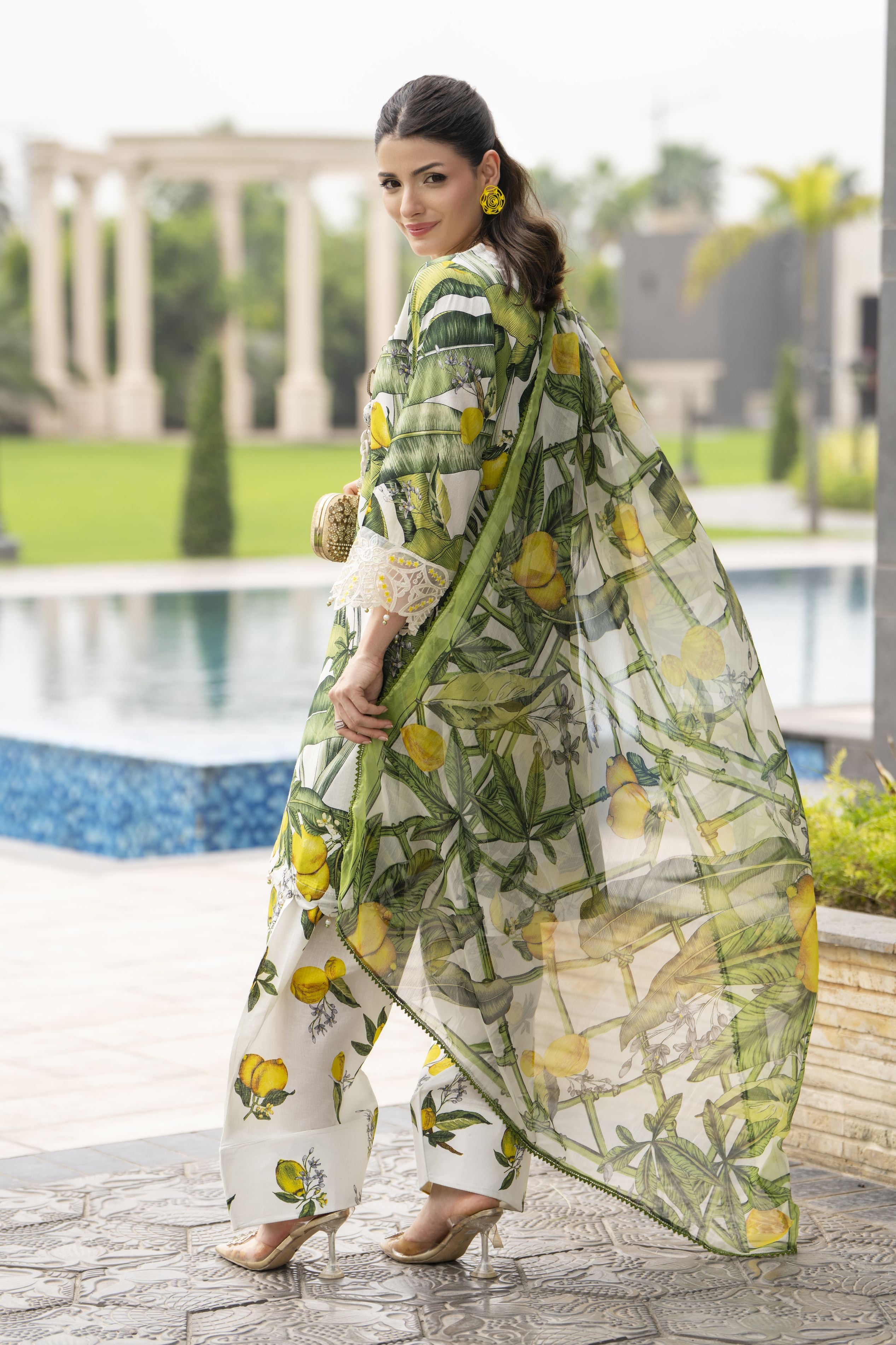 Sakeena Summer Ease – 3pc Lawn Dress with Chiffon Dupatta SSE1