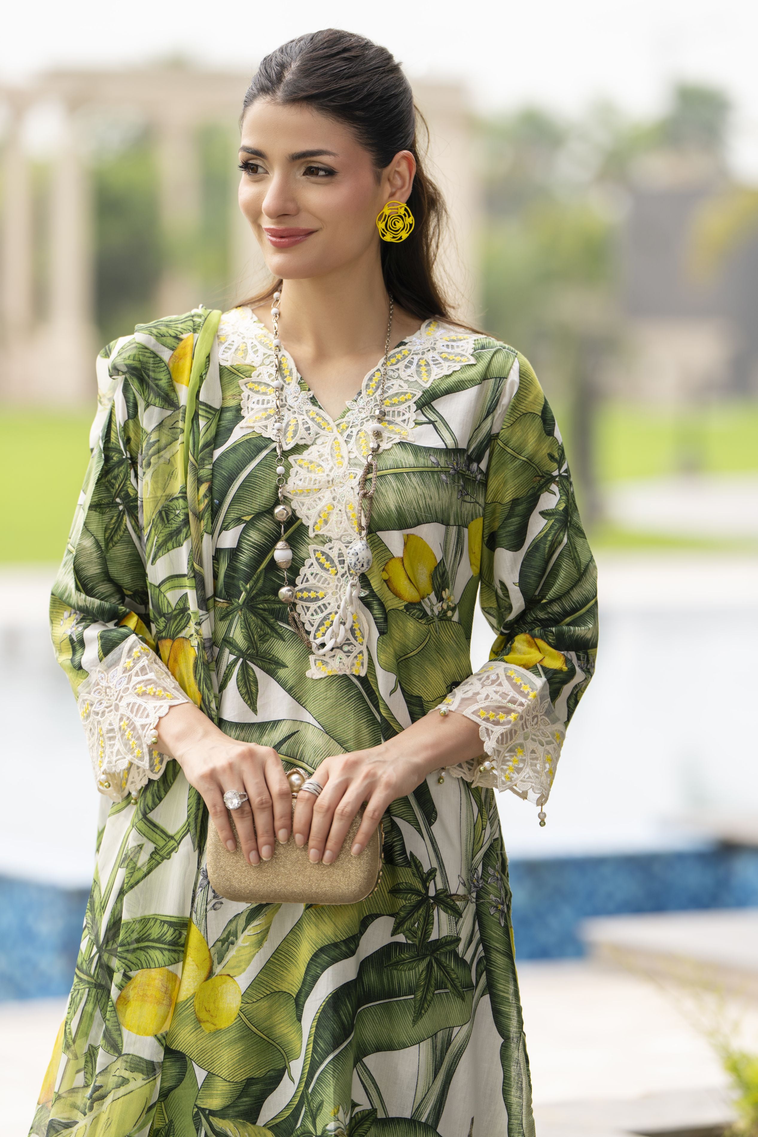 Sakeena Summer Ease – 3pc Lawn Dress with Chiffon Dupatta SSE1
