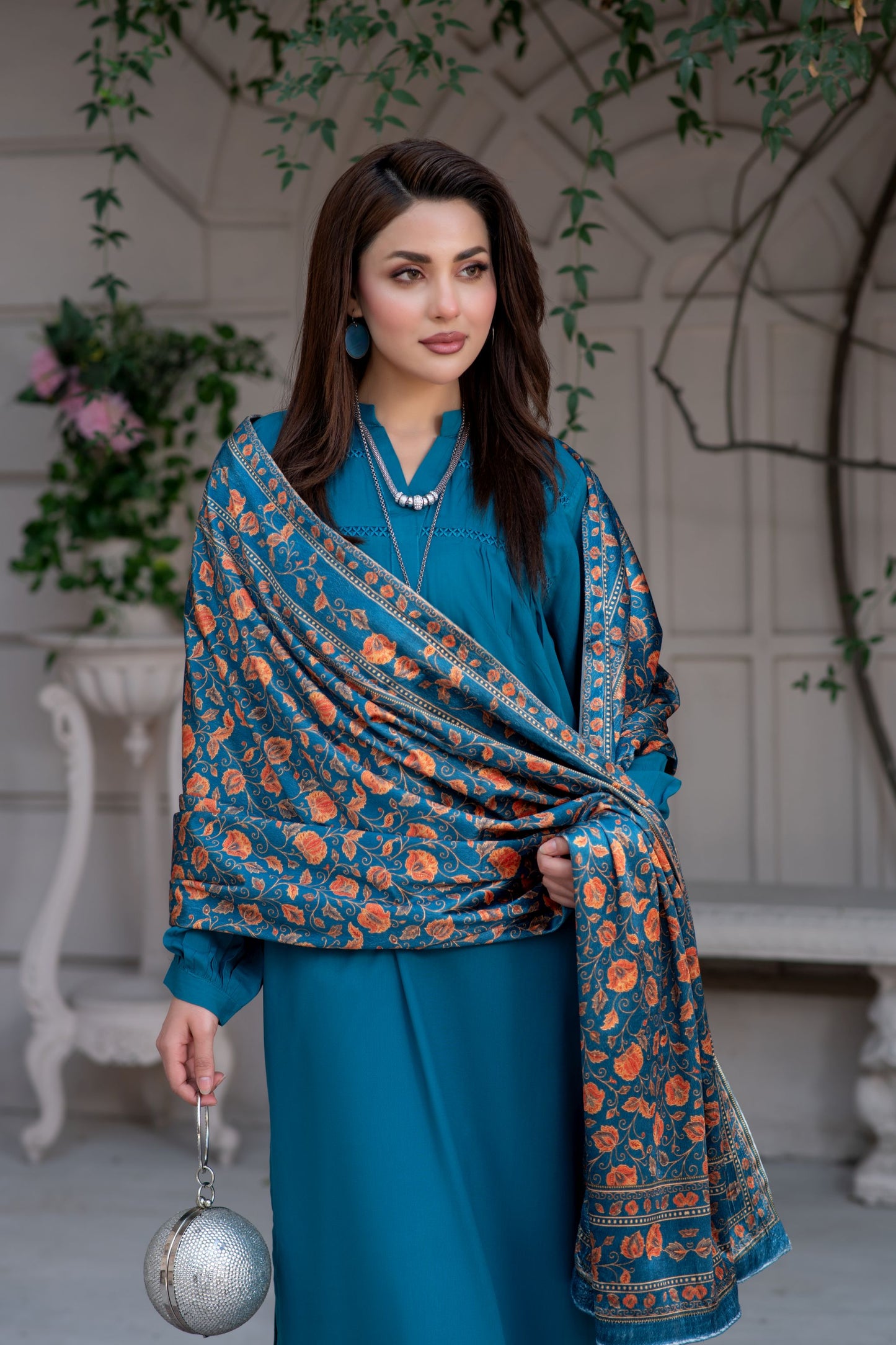 ZS5 Serah by Zaina 3pc Linen Long Shirt with Printed Velvet Shawl