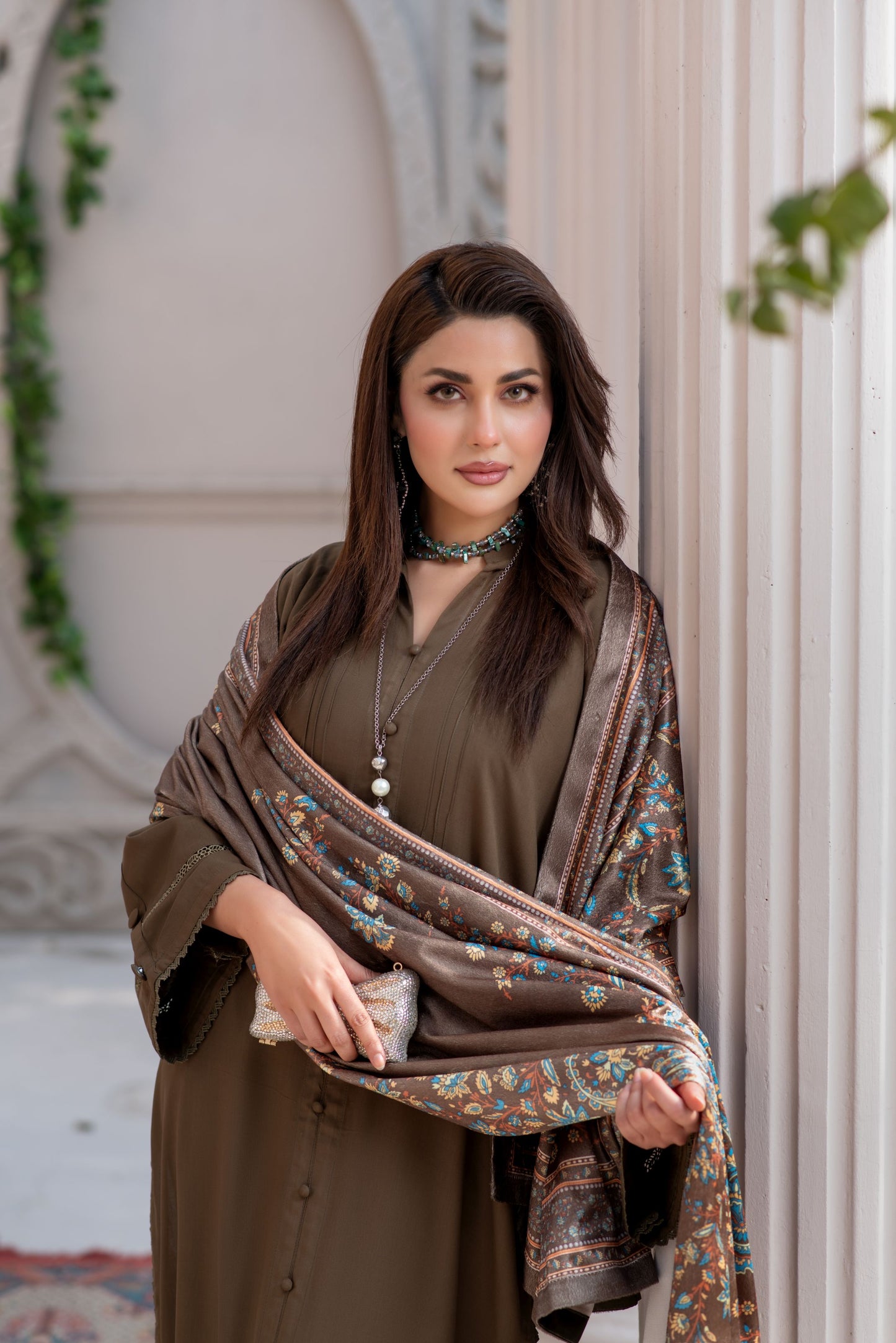 ZS9 Serah by Zaina 3pc Linen Suit with Printed Velvet Shawl
