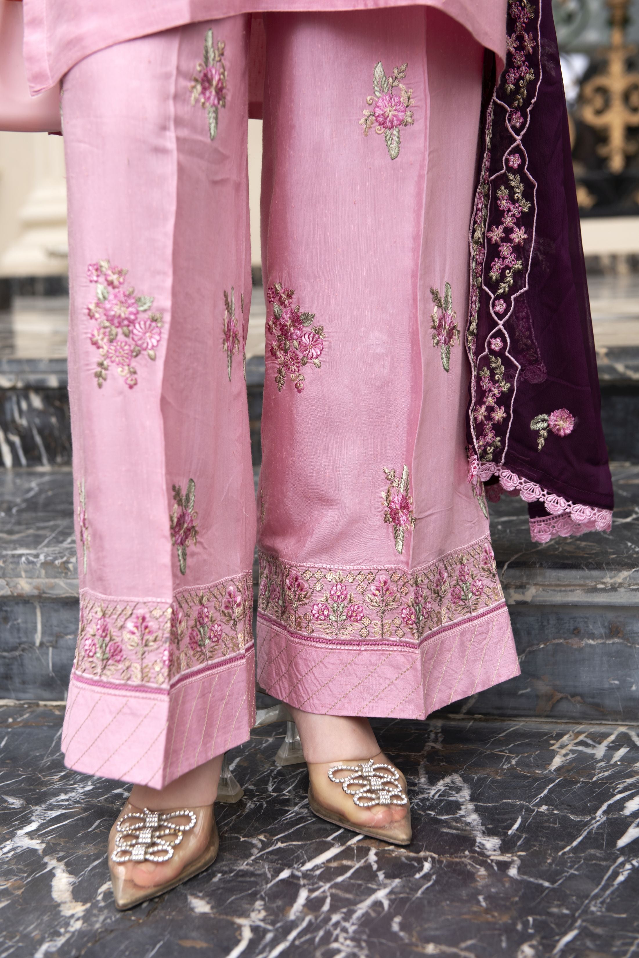 Threaded Grace Silk Karandi by Gul Warun – Blush Pink Embroidered 3pc Suit TGS5