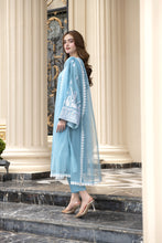 Threaded Grace Silk Karandi by Gul Warun – Powder Blue Embroidered 3pc Suit TGS1