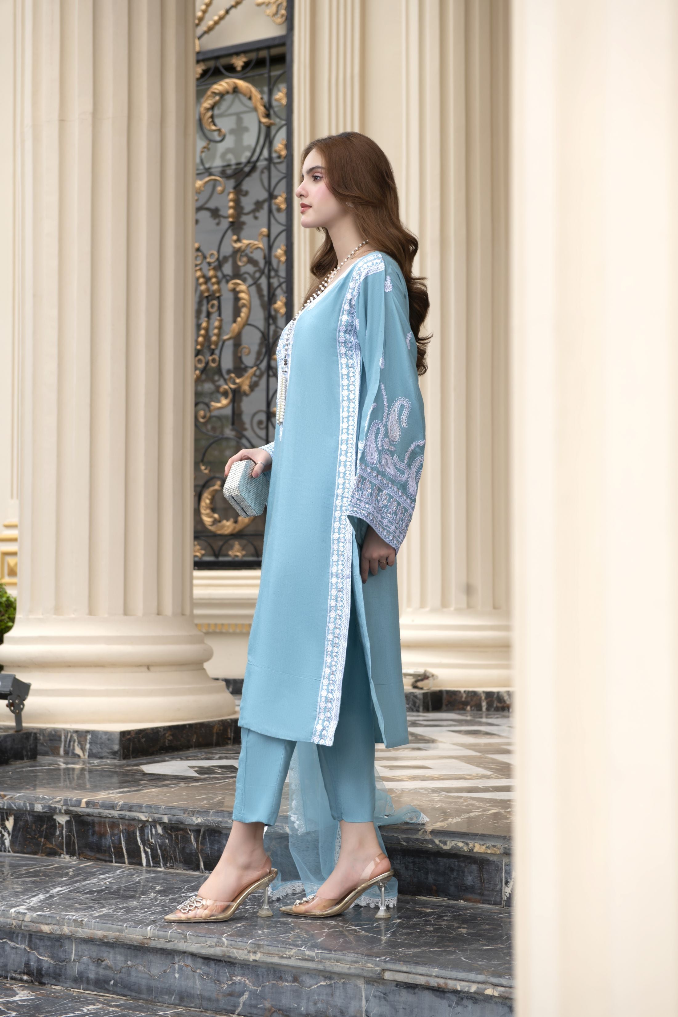 Threaded Grace Silk Karandi by Gul Warun – Powder Blue Embroidered 3pc Suit TGS1