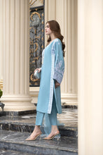 Threaded Grace Silk Karandi by Gul Warun – Powder Blue Embroidered 3pc Suit TGS1